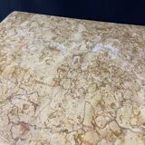 Petite commode toutes faces galbées à décor marqueté et bronze style Louis