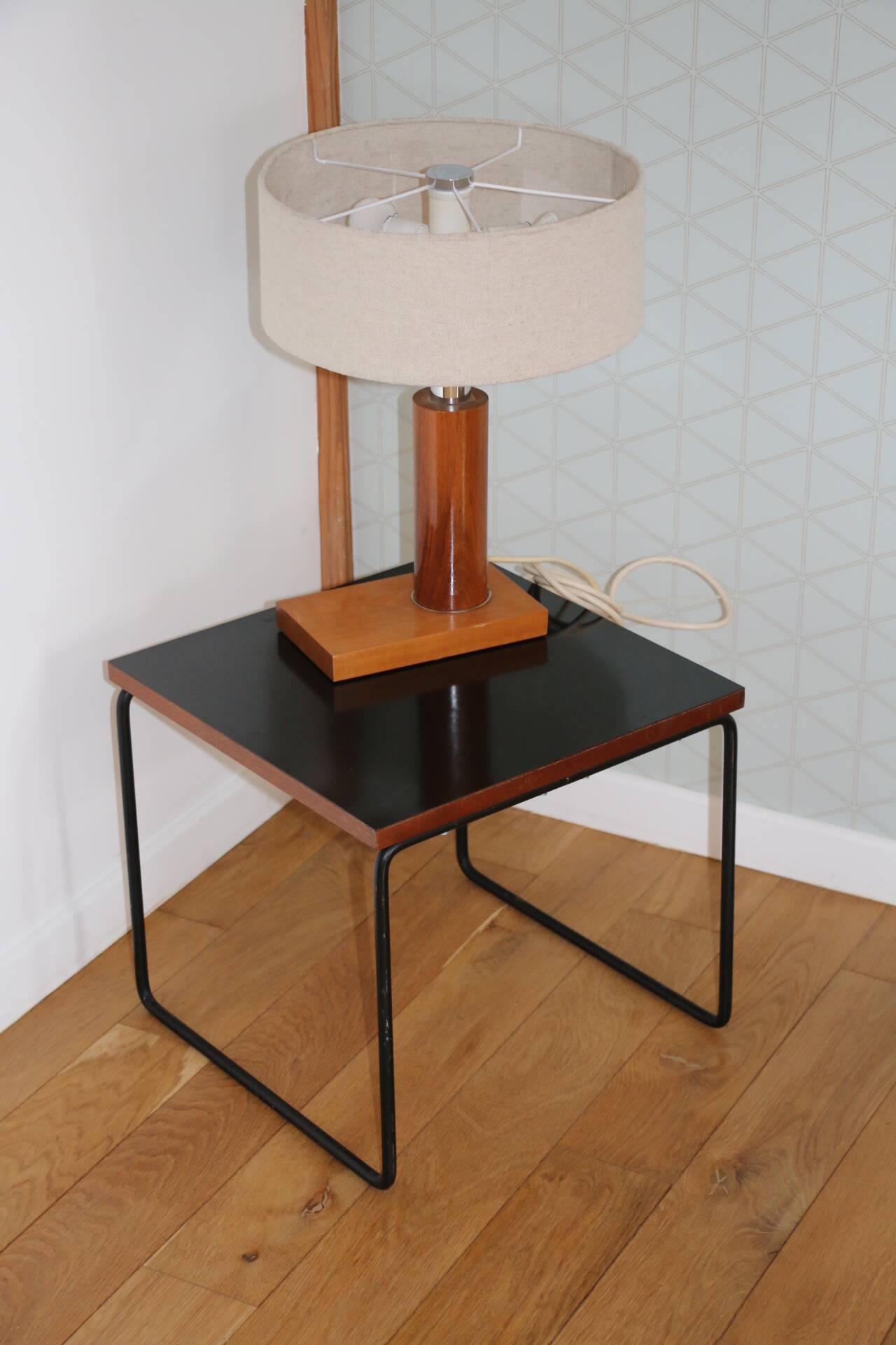 Flying coffee table Guariche Steiner