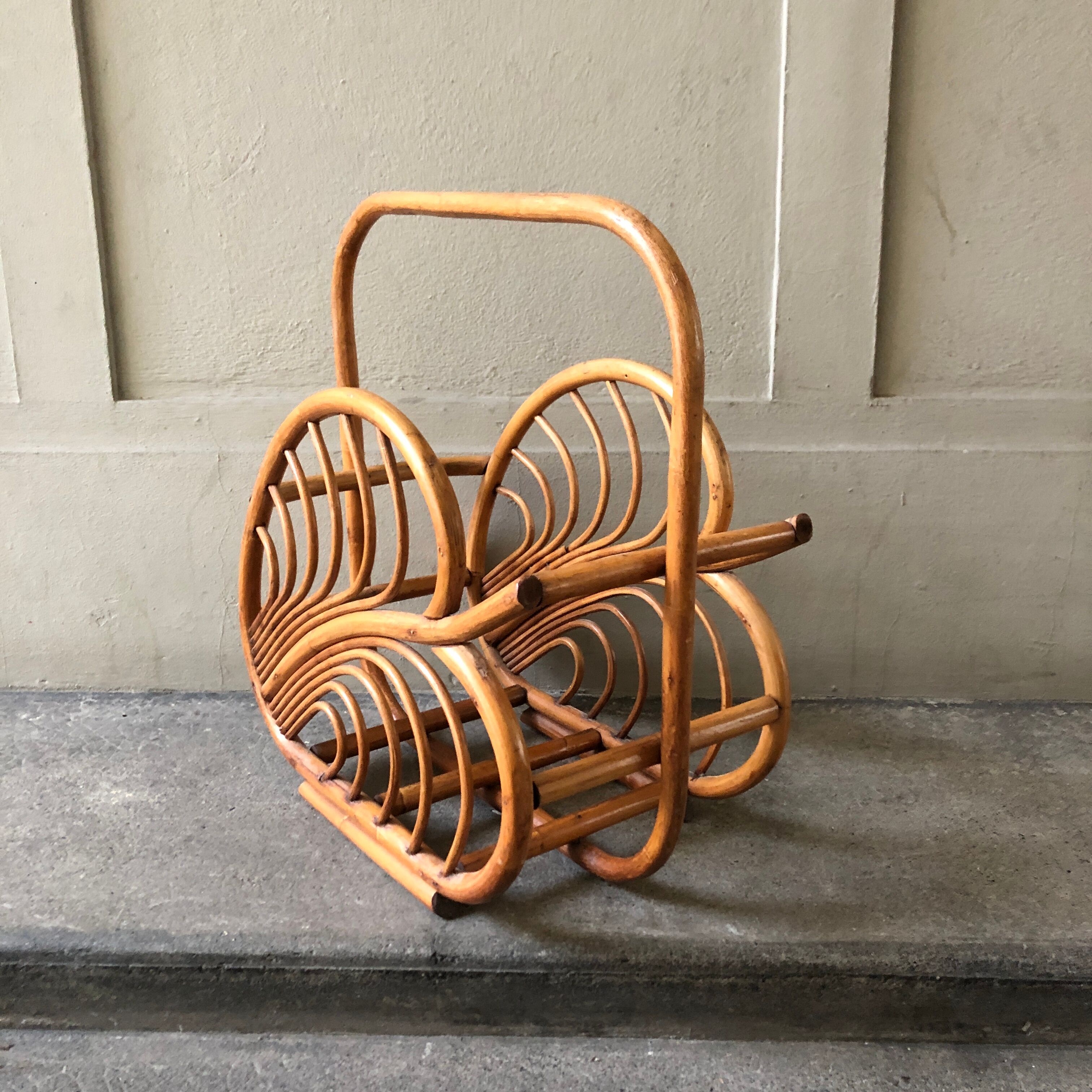 Magazine holder
