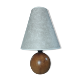 Lampe à poser pied boule bois clair, abat jour papier écru, 1970's