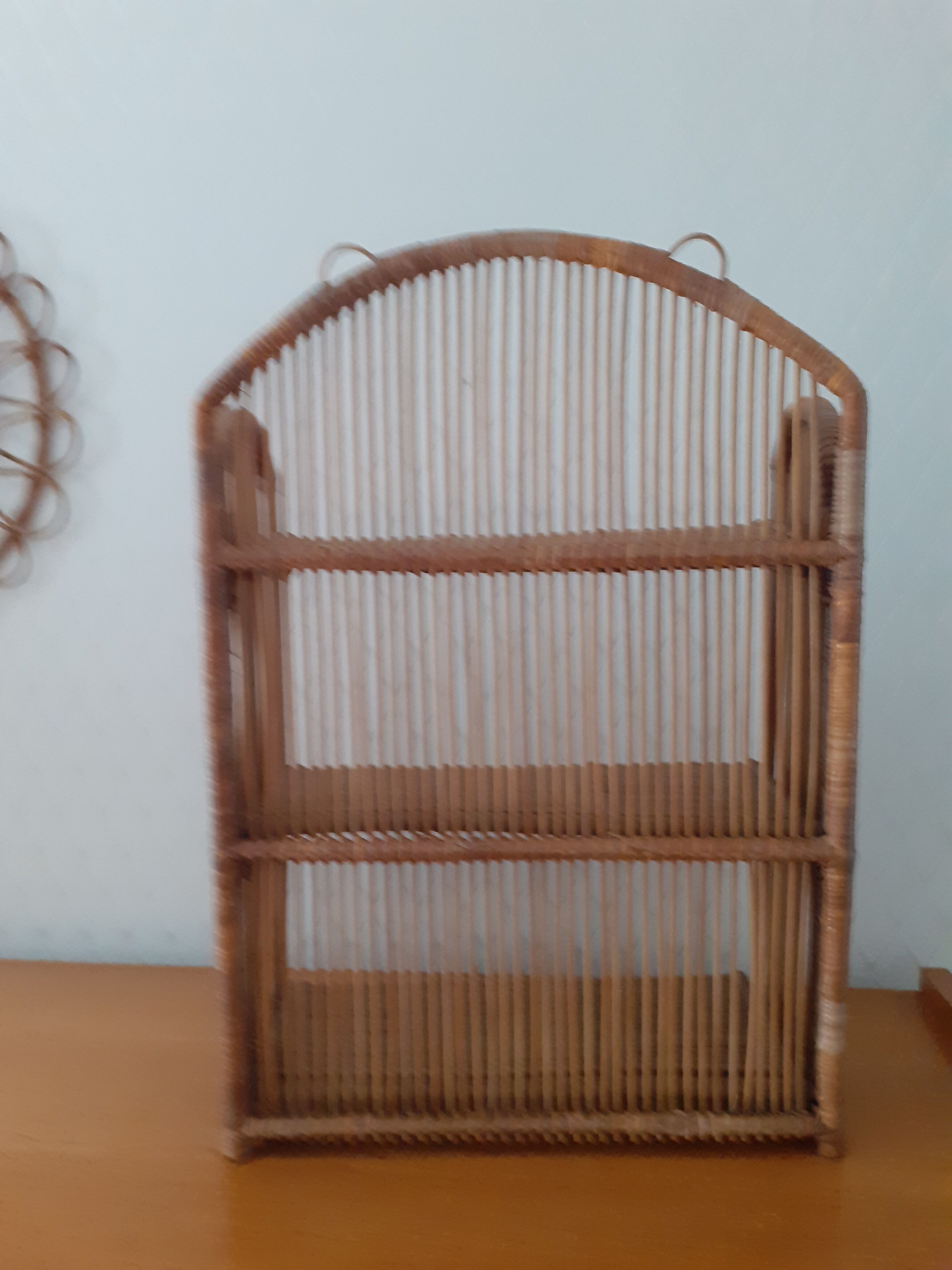 Rattan shelf to hang or lay