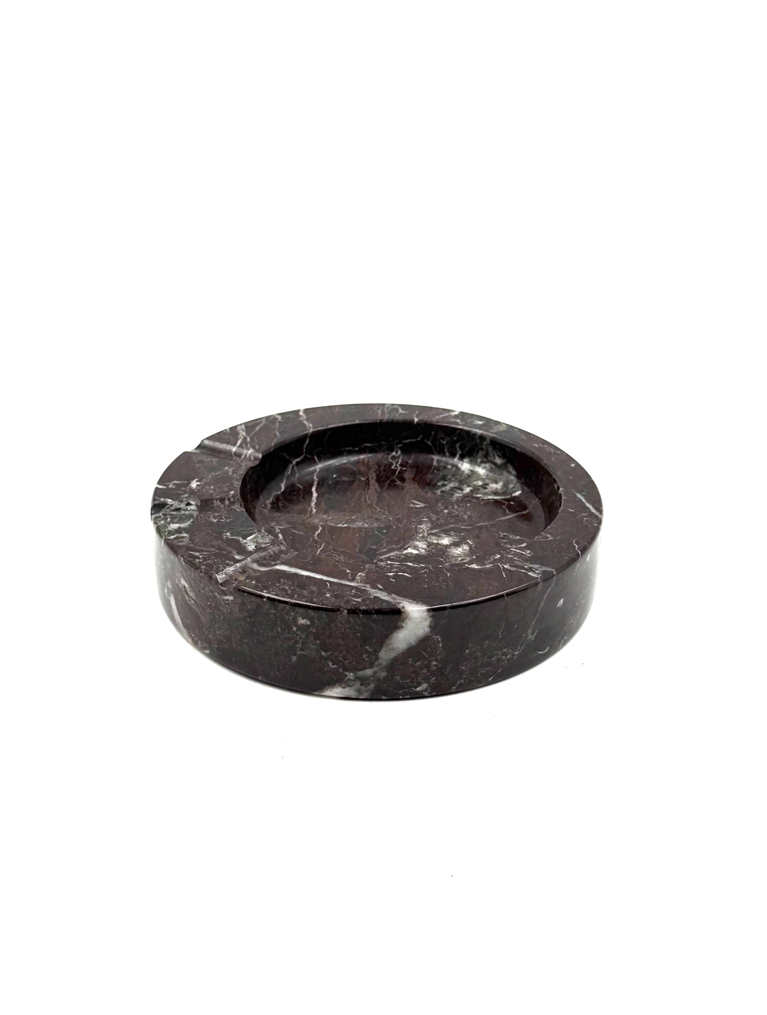 Sergio Asti, red Levanto marble ashtray bowl, UP&UP Carrara Italy, 1970s