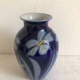 Vase bleu aux iris grès au sel Alsacien