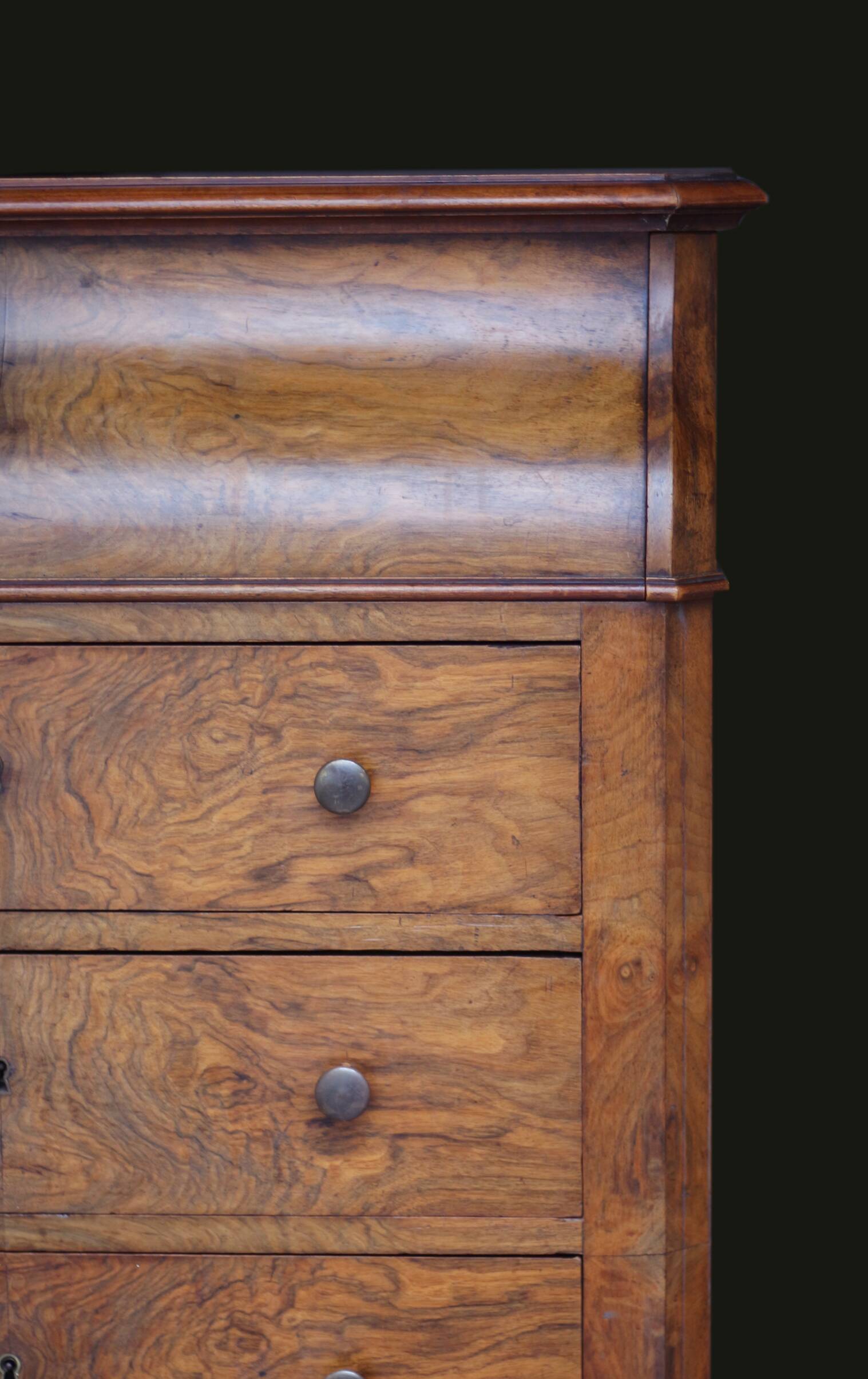 Classy dressing table in mahogany burl (19th century).