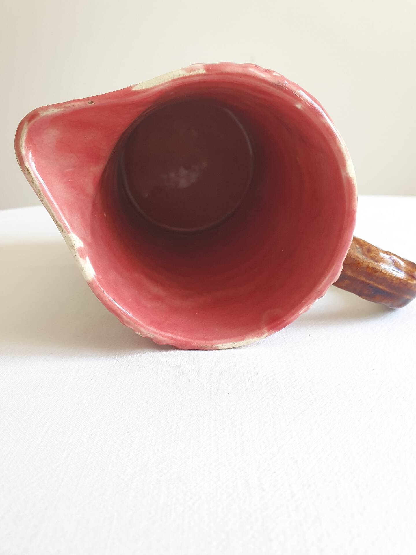 Carafe en barbotine Art nouveau, début XXème