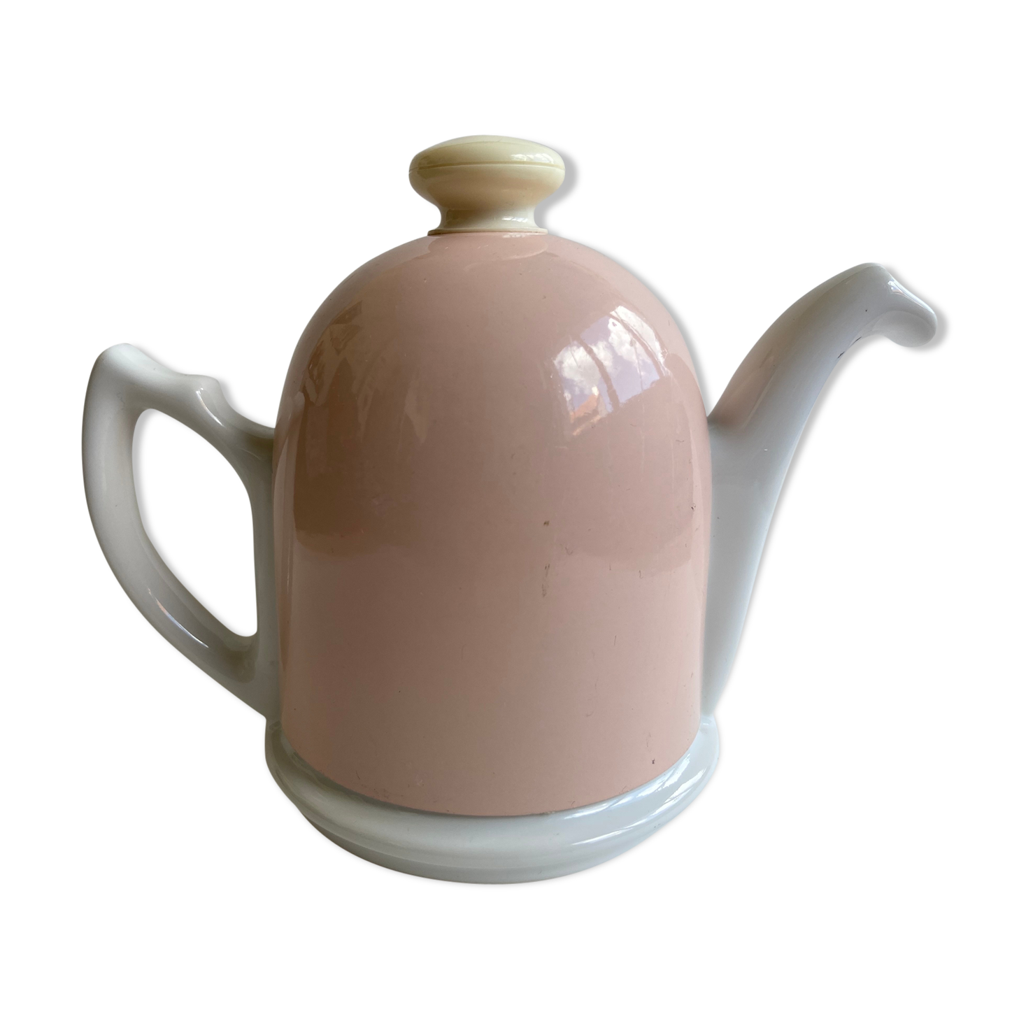 White teapot and powder pink