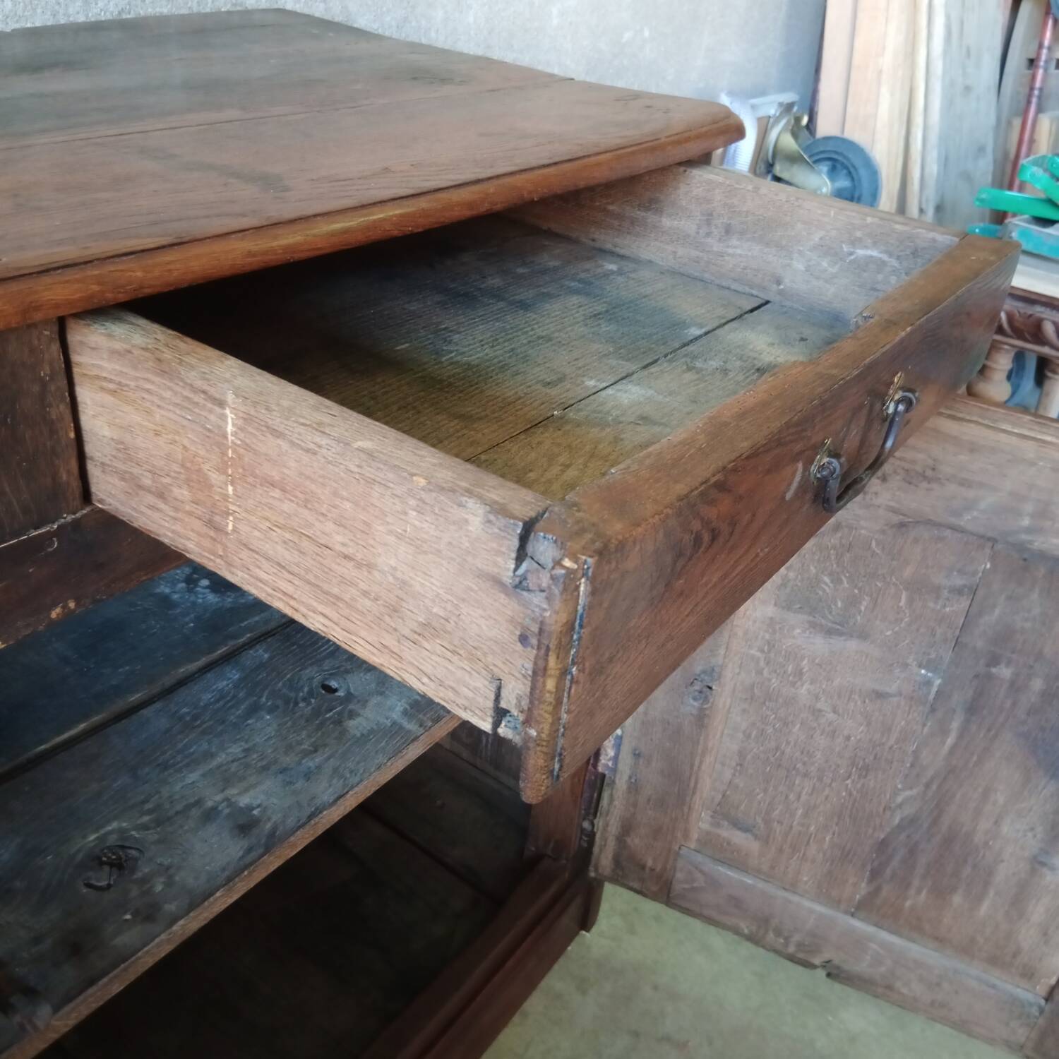 Rustic antique oak sideboard with 2 doors
