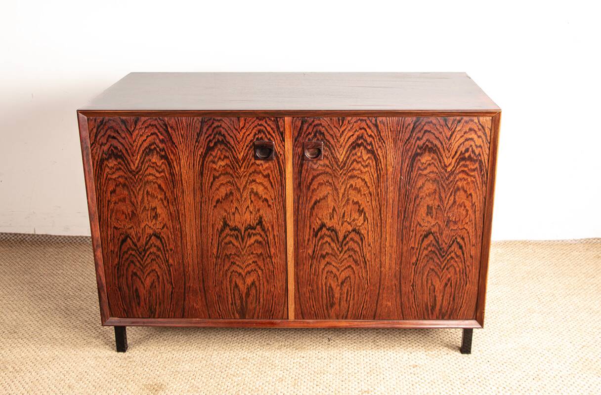 Buffet ou petite enfilade Scandinave en Palissandre par Erik Brouer 1960.