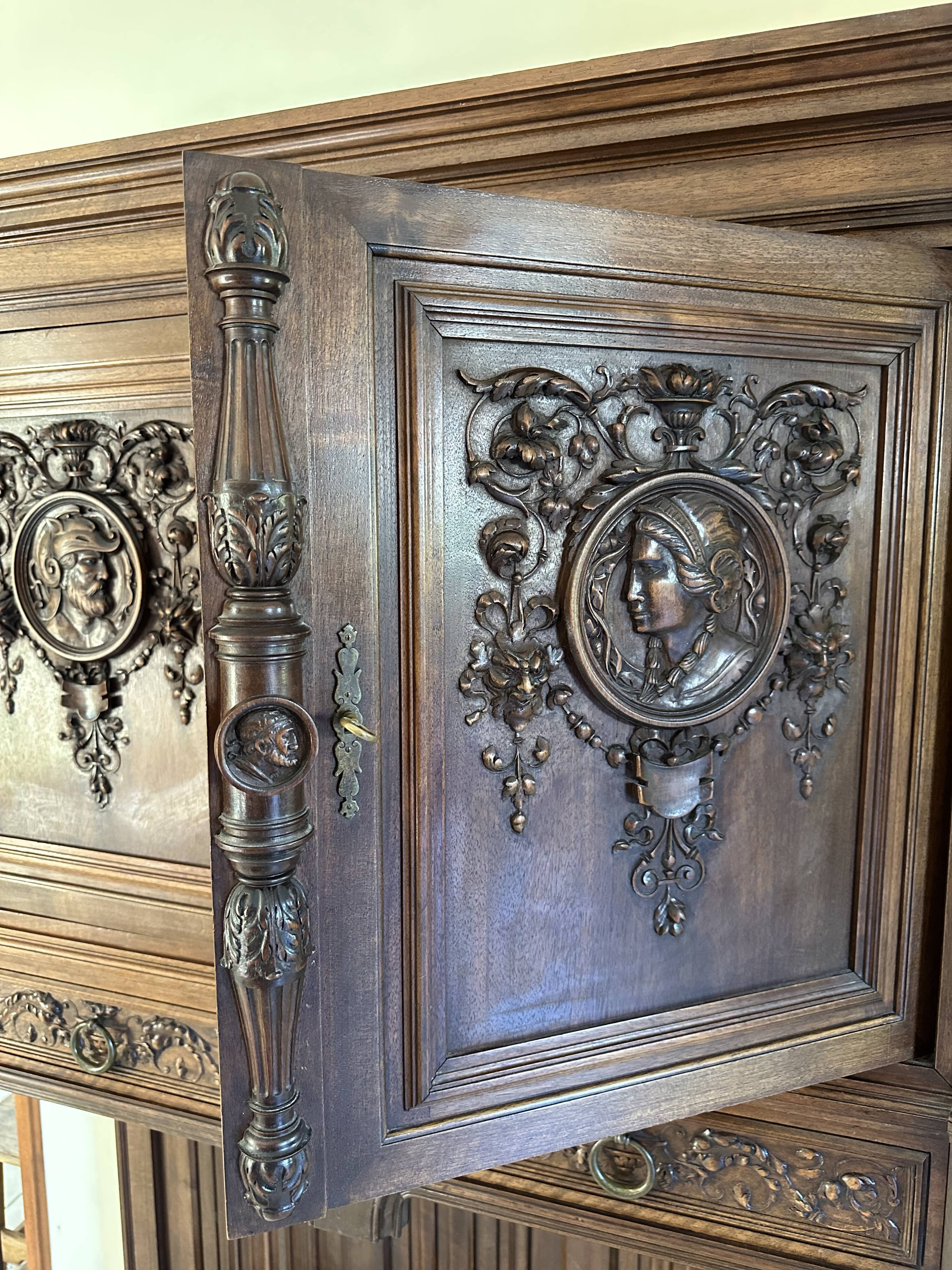 Haentges frères renaissance style cabinet in walnut
