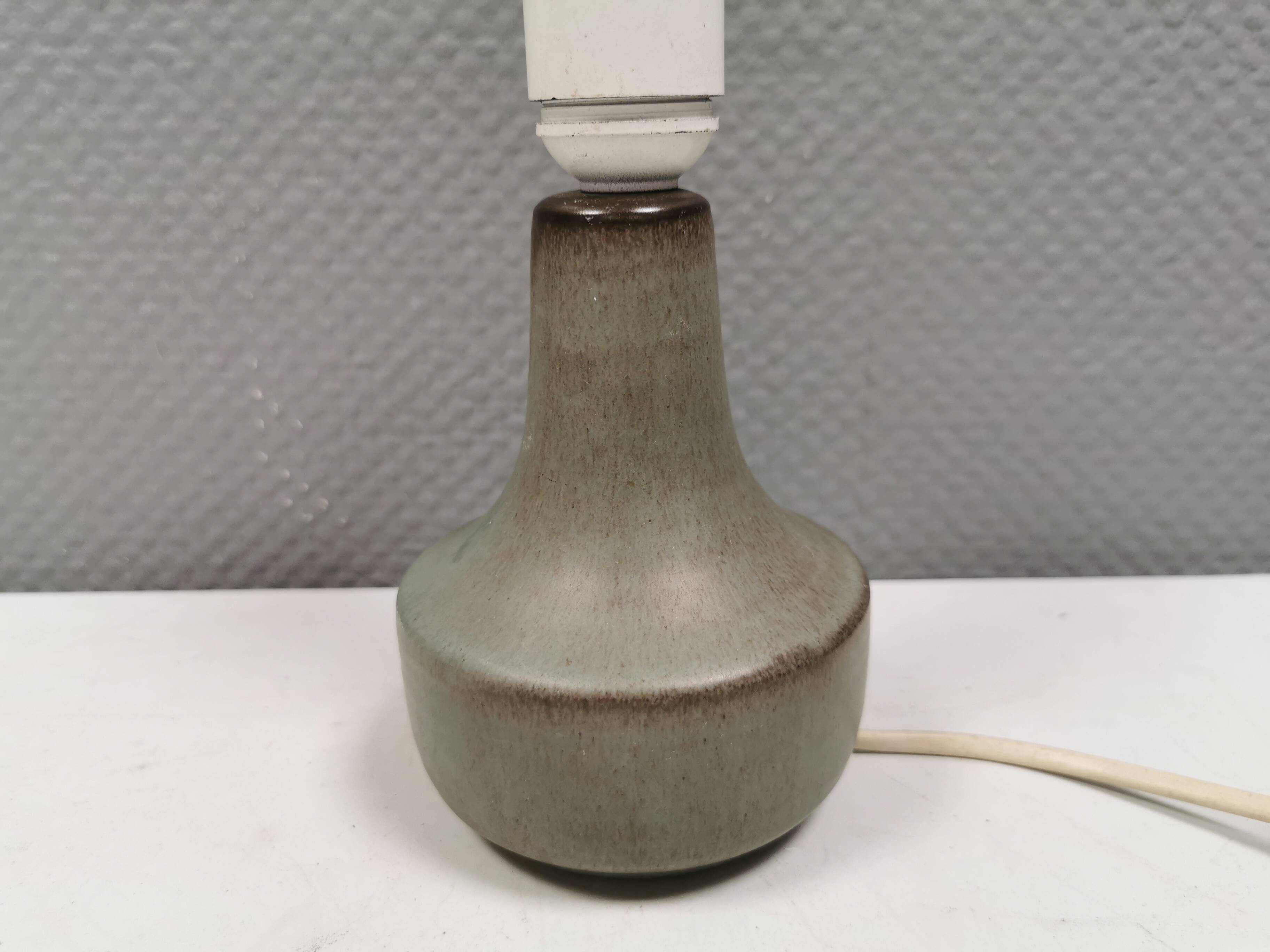Small ceramic table lamp, Danish from the 1980s.
