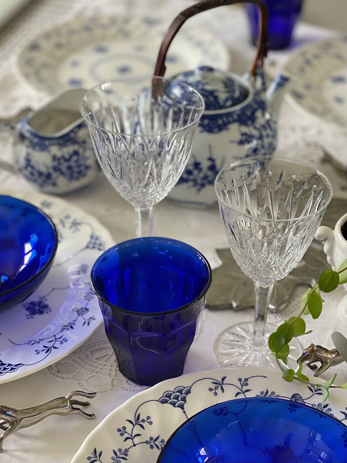 6 flat plates in English porcelain