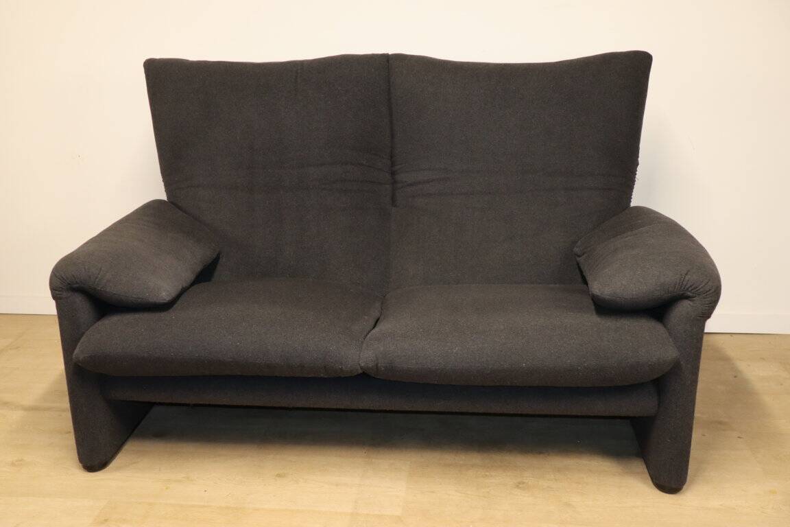 “Maralunga” sofa by Vico Magistretti for Cassina in tweed