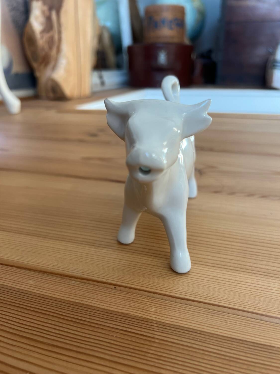 Milk jug French white porcelain cow-shaped creamer vi