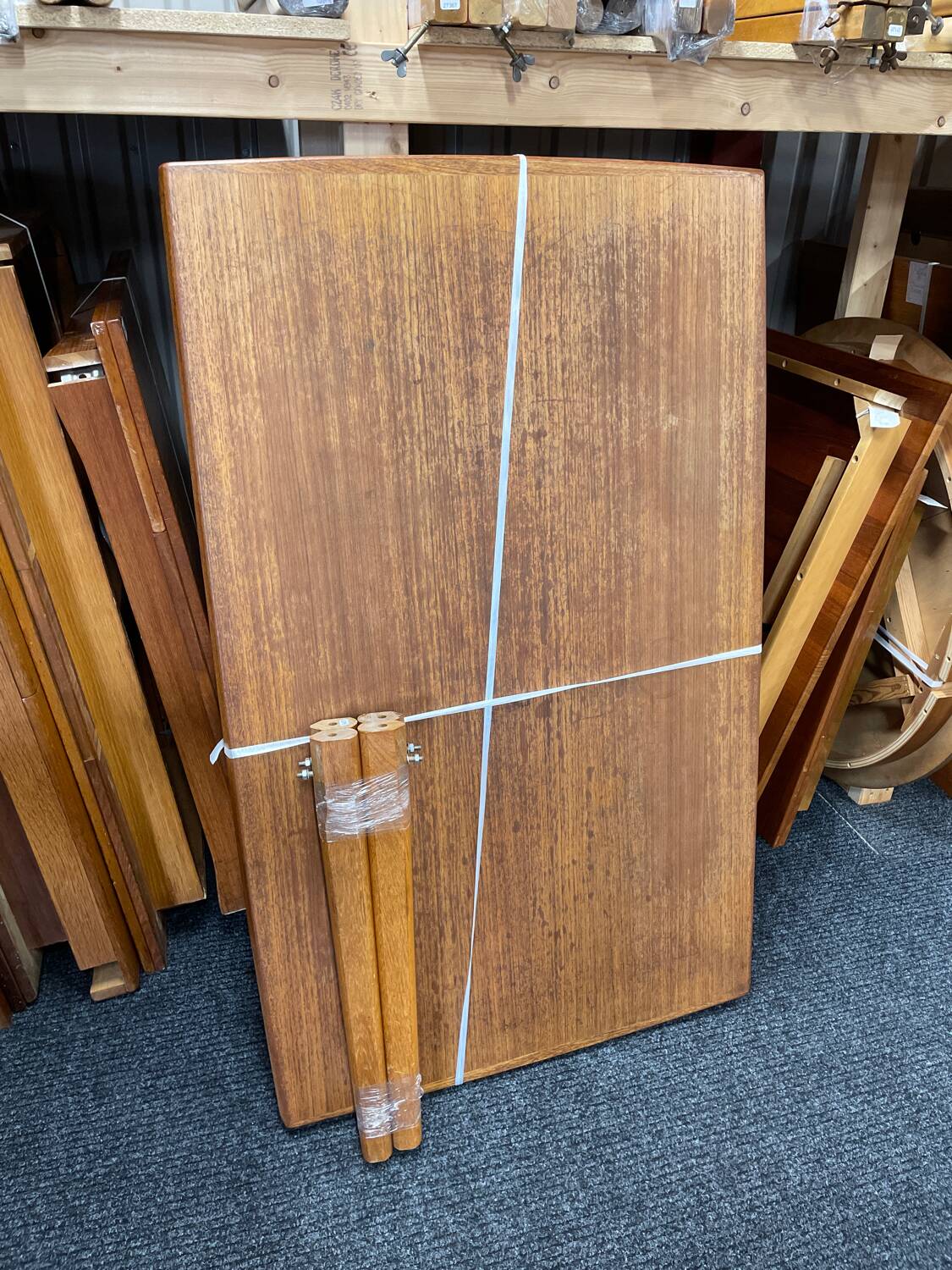 "Wallet" dining table, Henning Kjærnulf, Vejle Stolefabrik