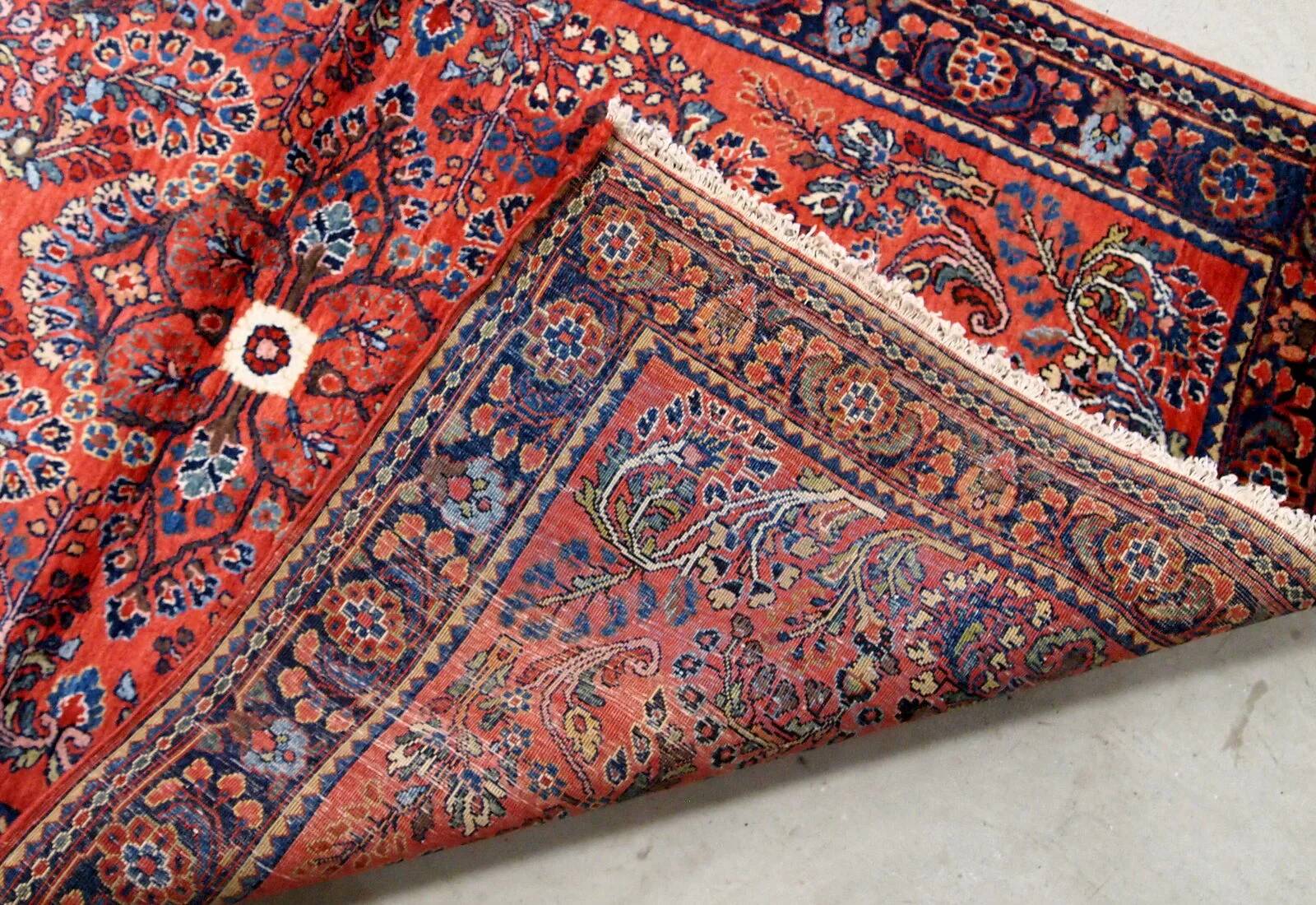 Handmade antique Persian Sarouk rug 3.2' x 5.2' (97cm x 158cm) 1920s