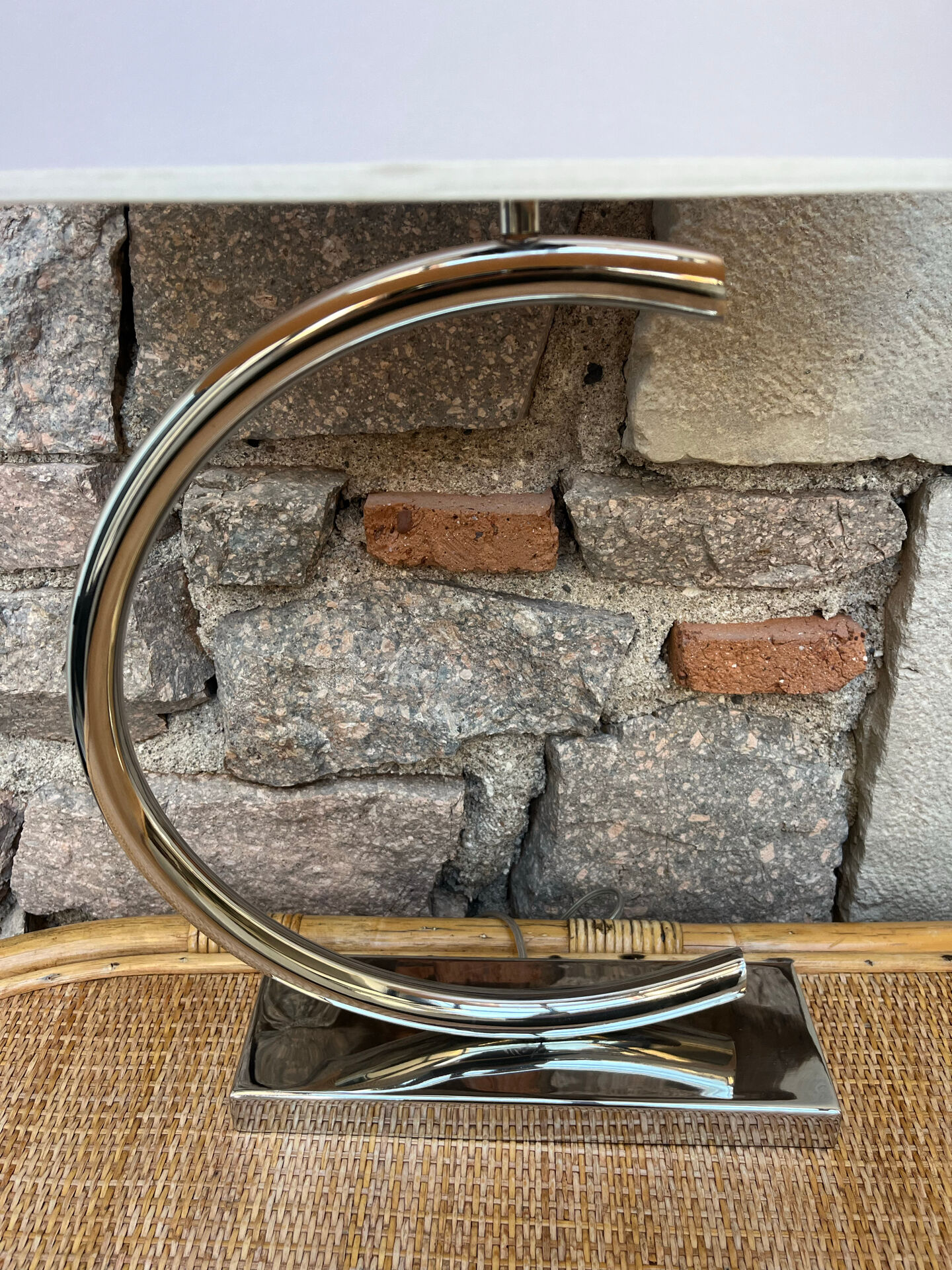 Lampe à poser métal contemporaine