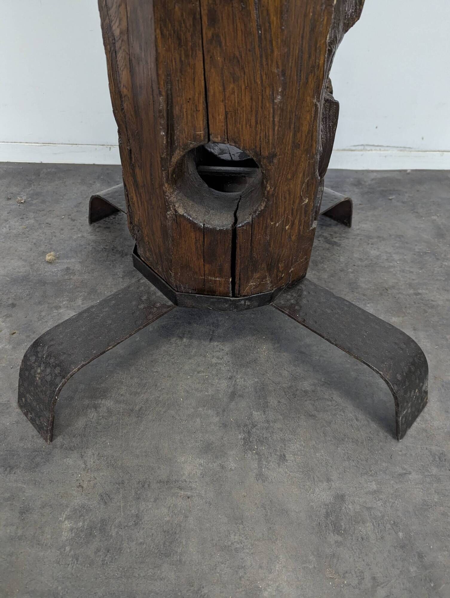 Oak and hammered iron press screw coat rack