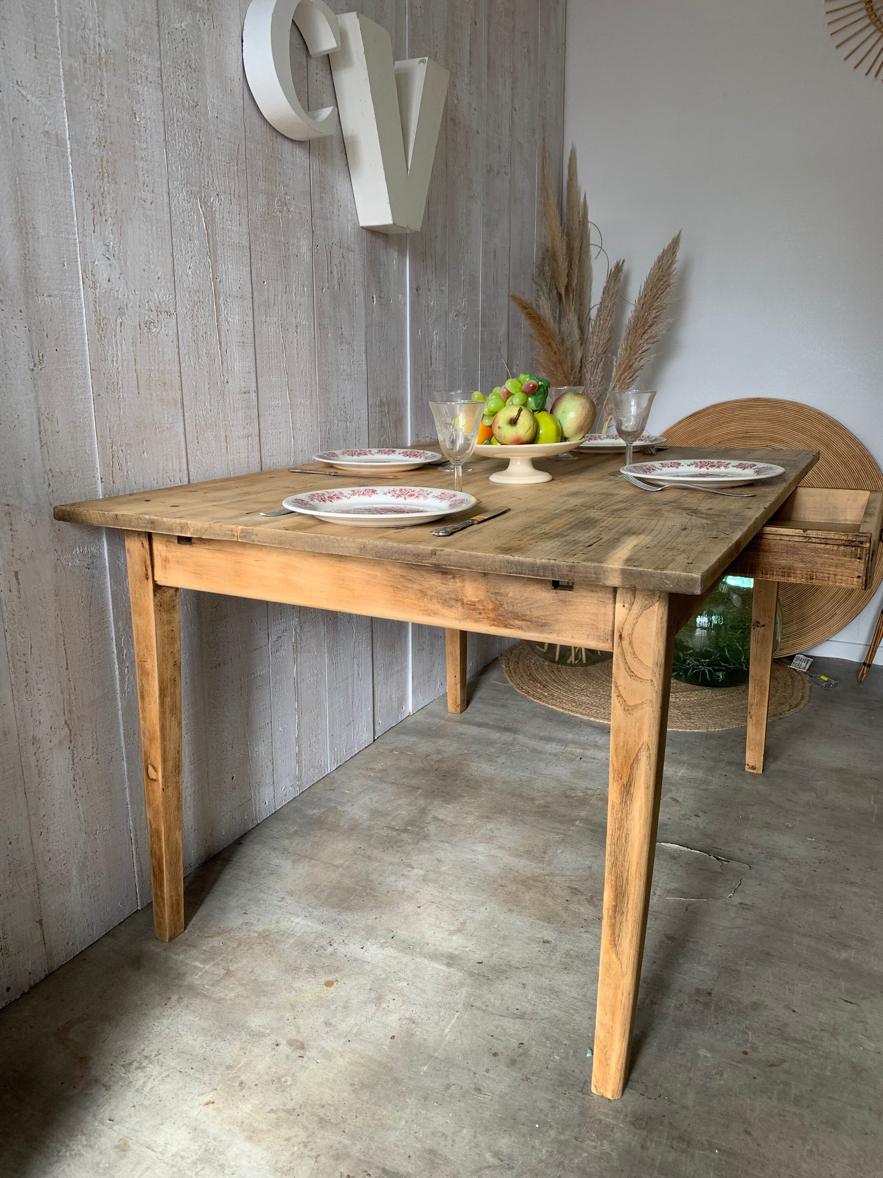 Farm table