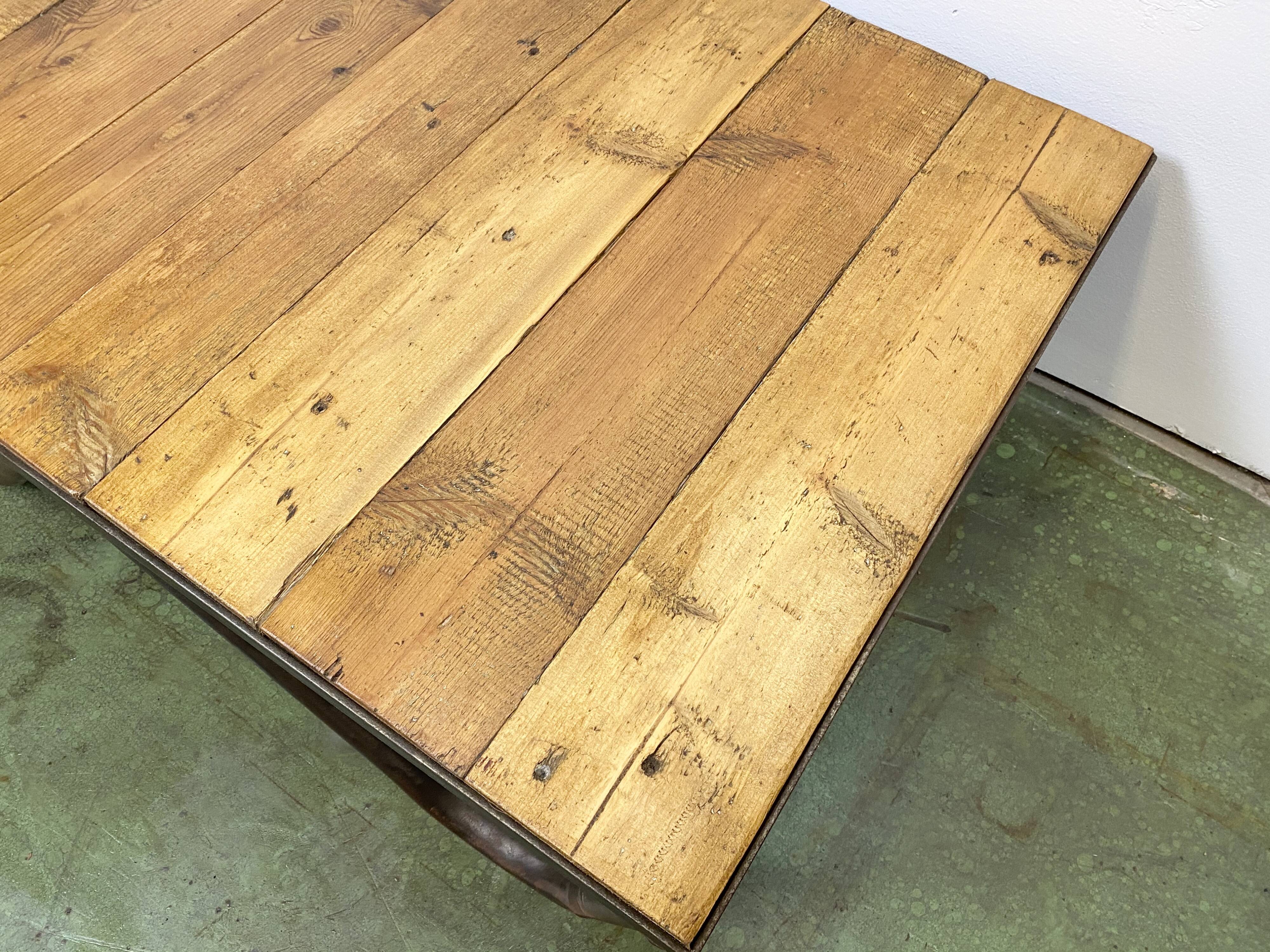 Table basse industrielle, années 1960