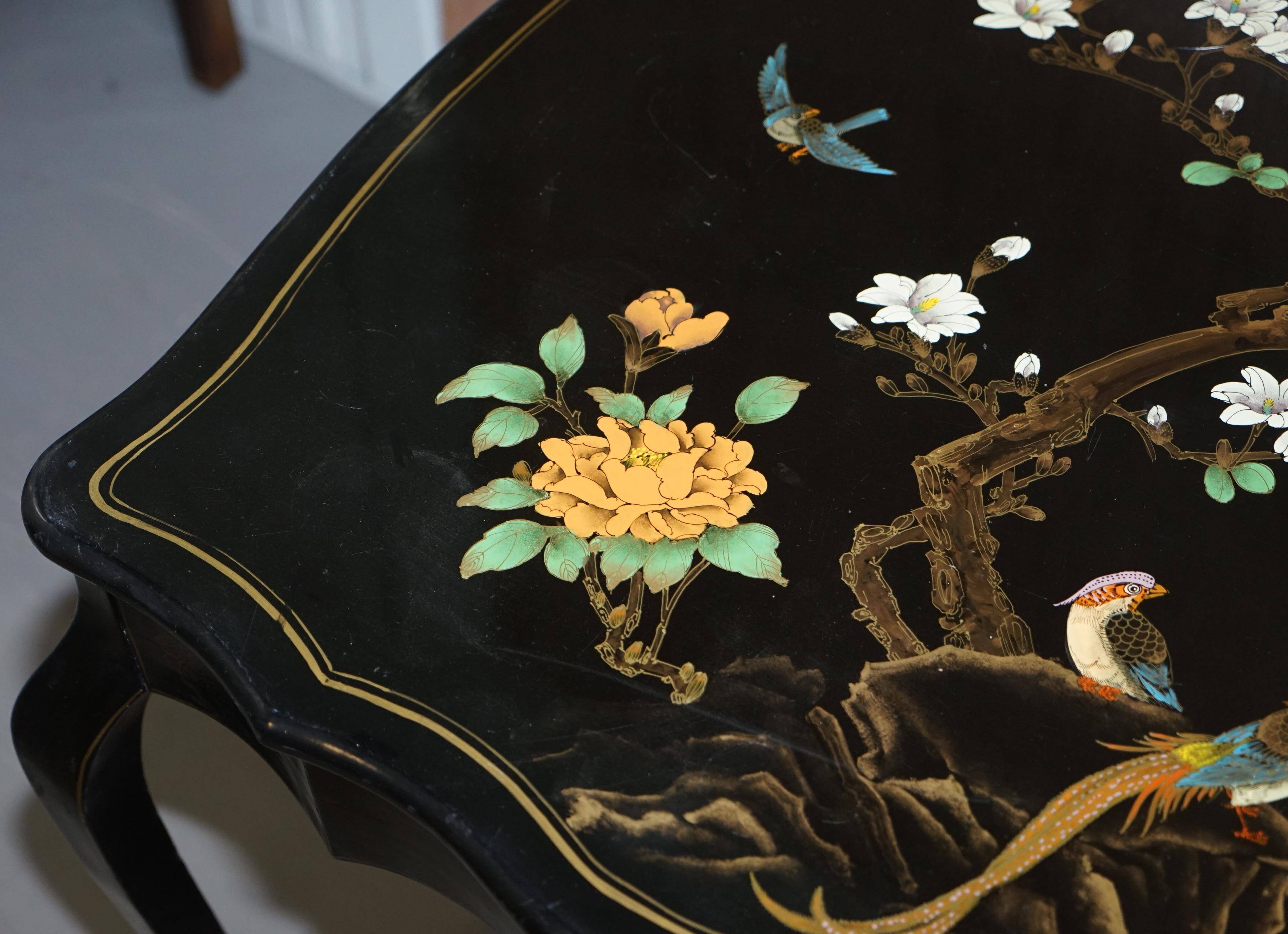 Bureau d'écriture vintage peint polychrome laqué noir avec oiseaux et fleurs