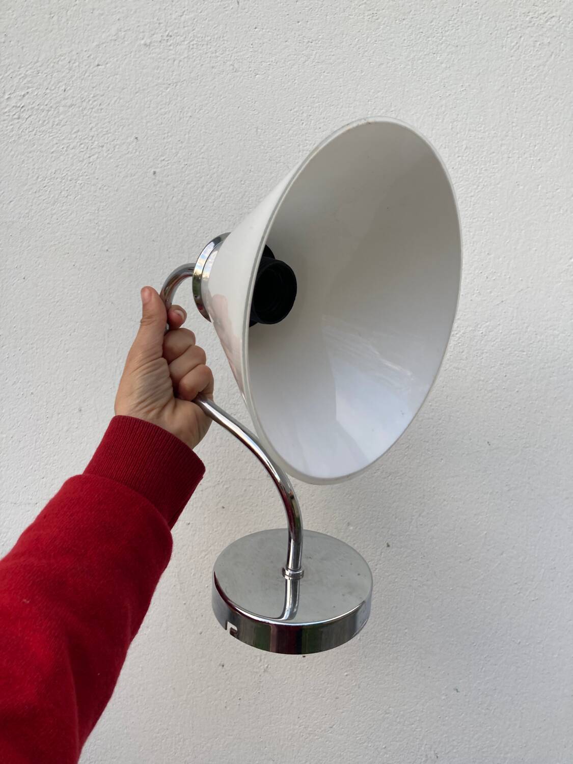 Wall lamp in silver metal and white glass