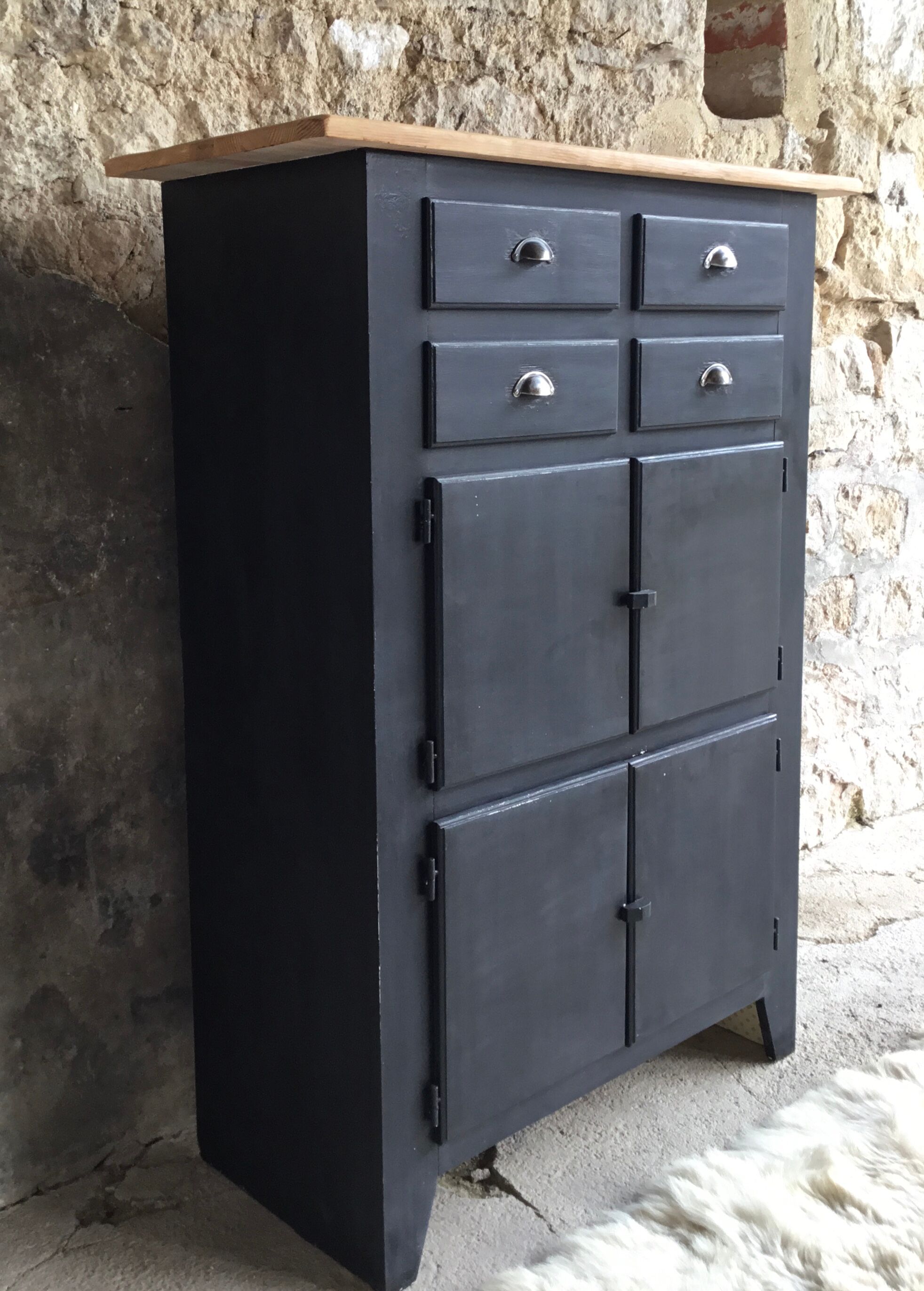 Craft furniture or top black and wood sideboard