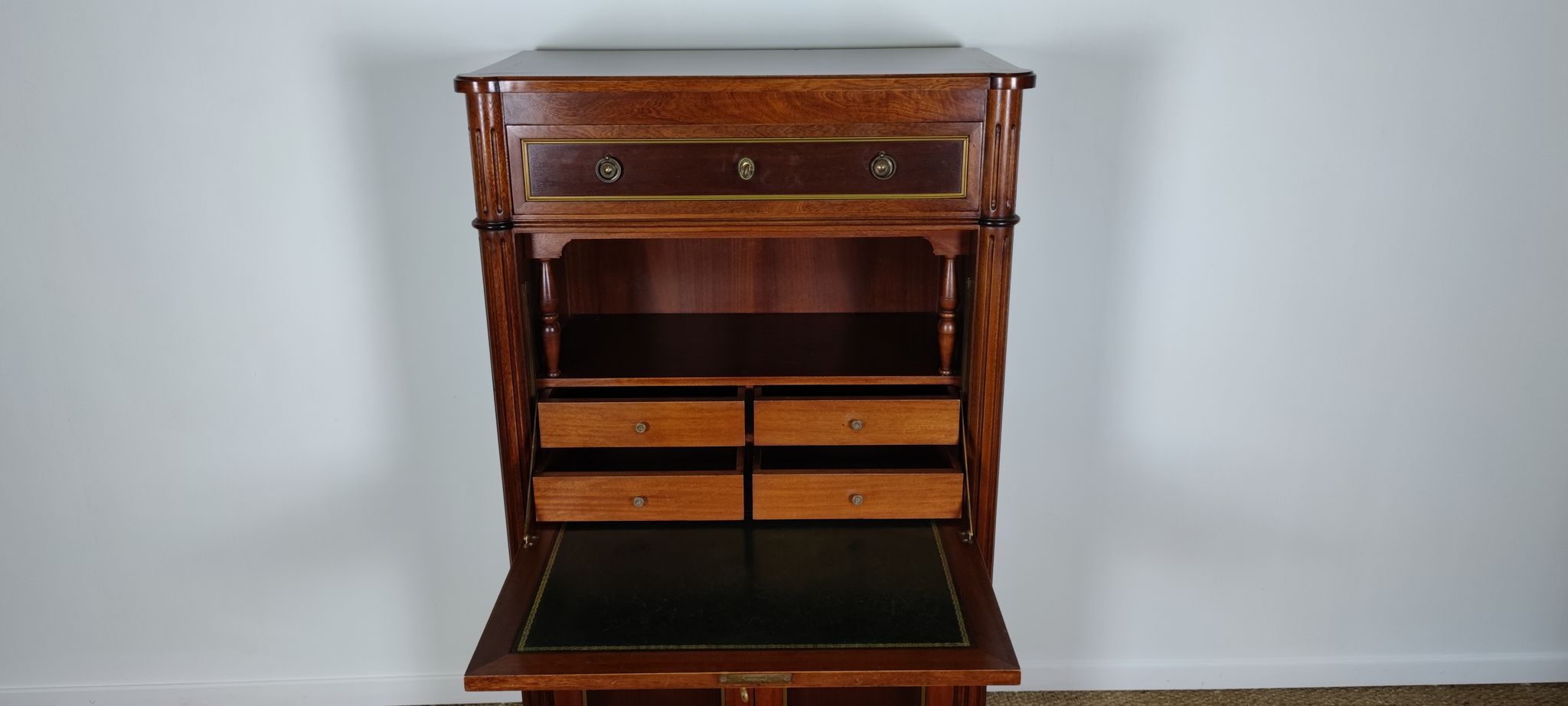 Secrétaire de style Louis XV