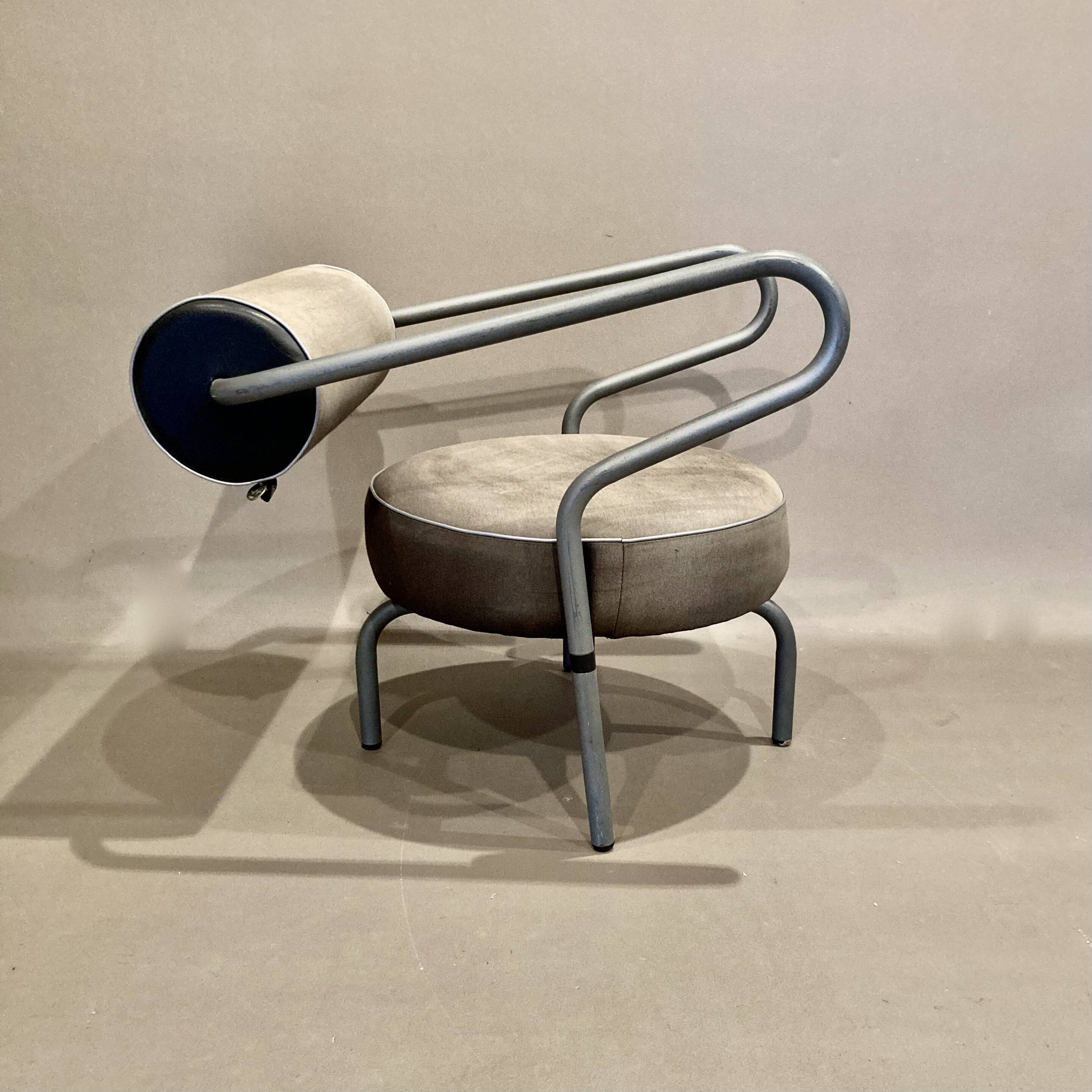 Pair of designer armchairs "the natural choice".