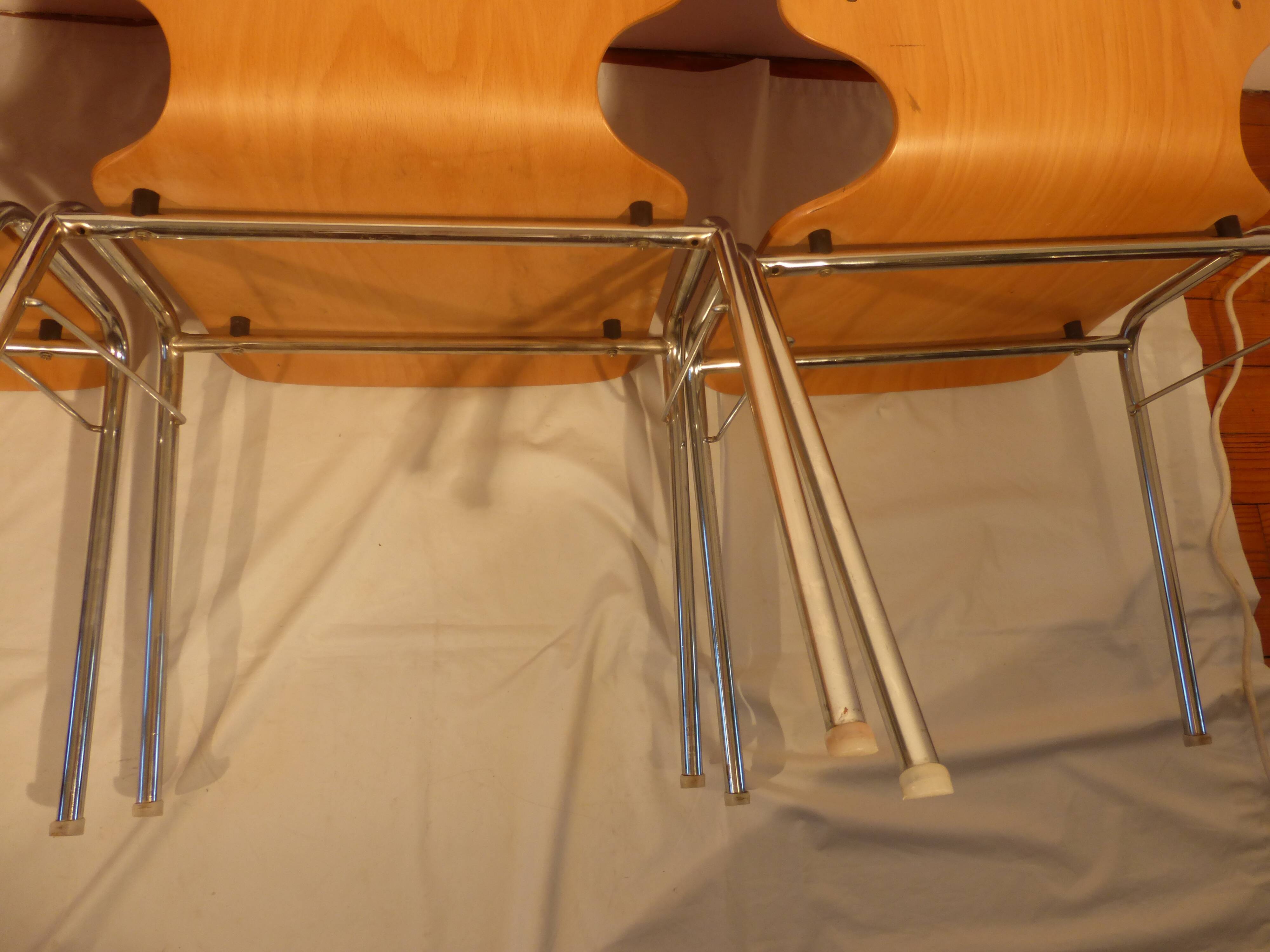 4 70s thermoformed chairs