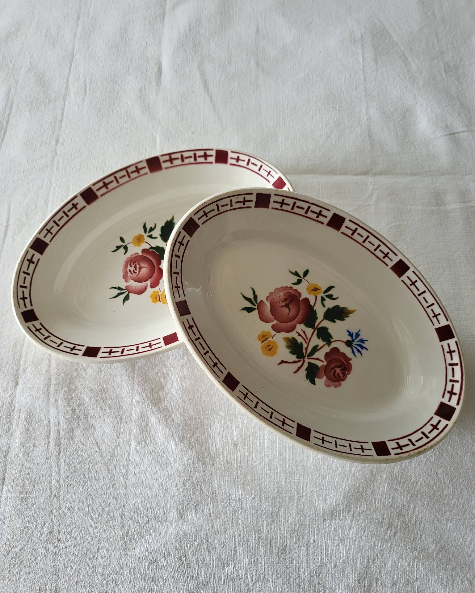 2 earthenware dishes from Sarreguemines and Digoin, model Danielle.
