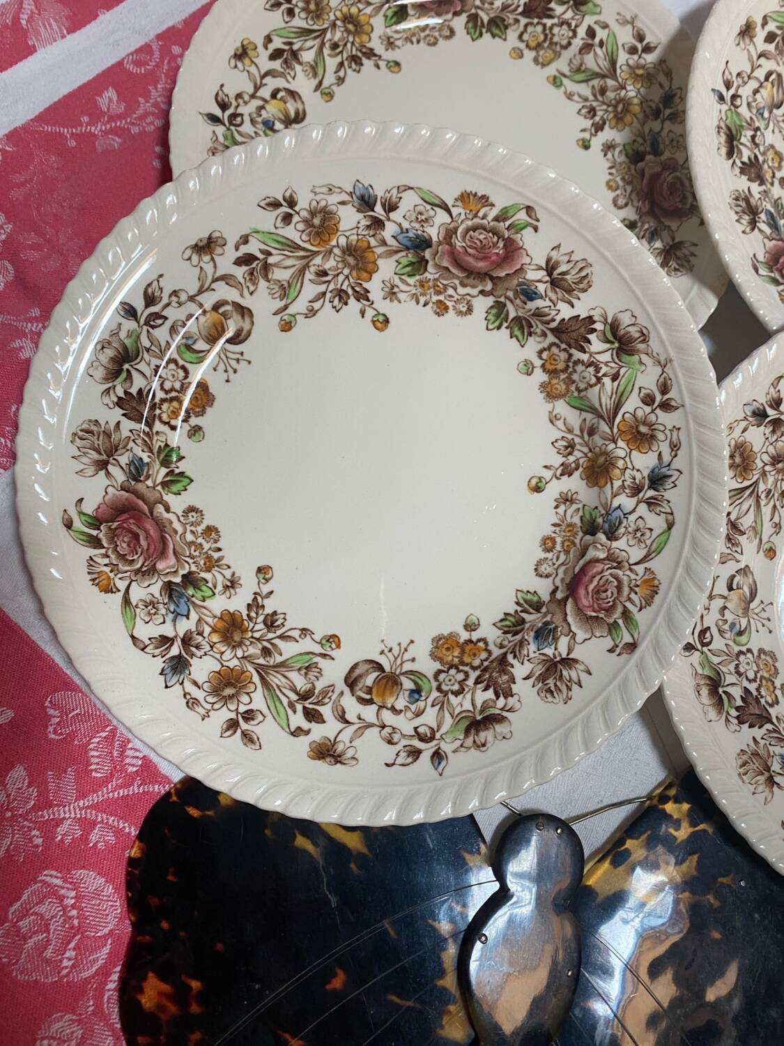 4 Johnson Bross dessert plates