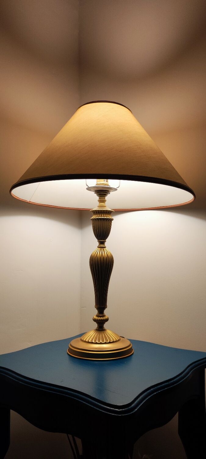 Table lamp
