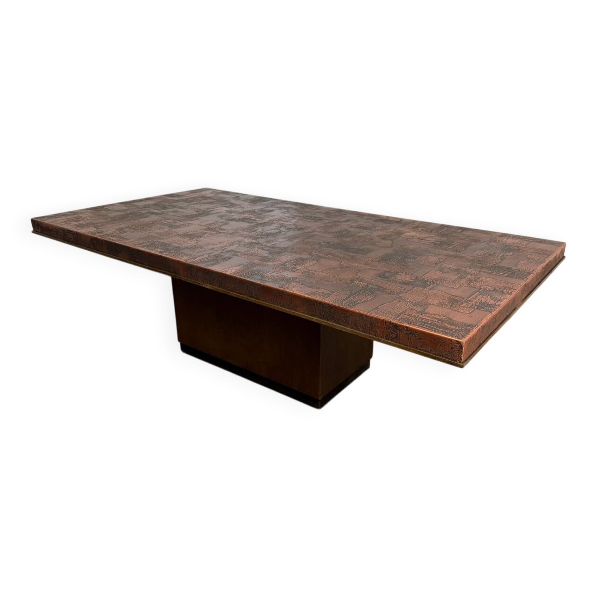 Brutalist coffee table, hammered copper 70 – in the style of H. Lilienthal.