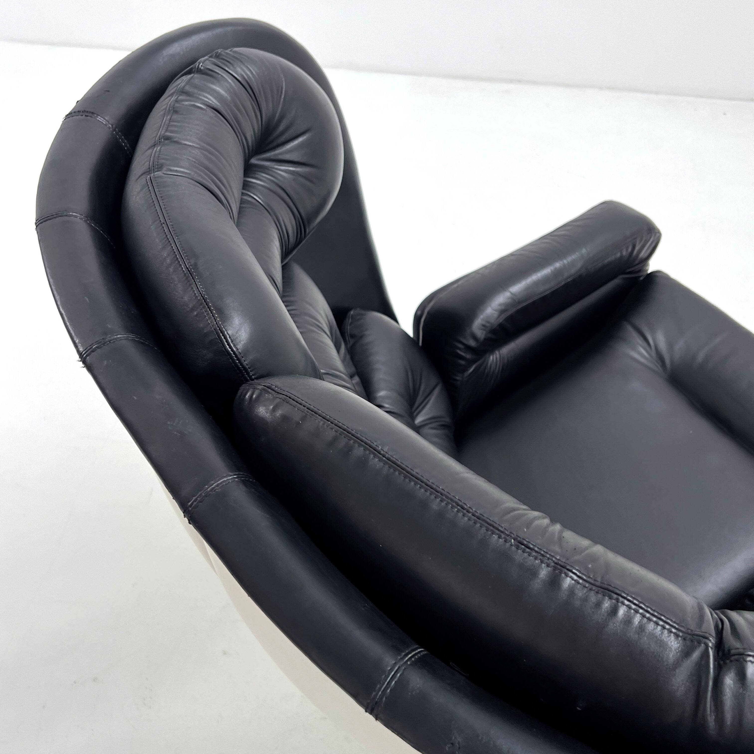 Elda armchair in white and black by Joe Colombo for Comfort, 1960