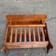 Table d'appoint porte-revues vintage en bois — Bout de canapé