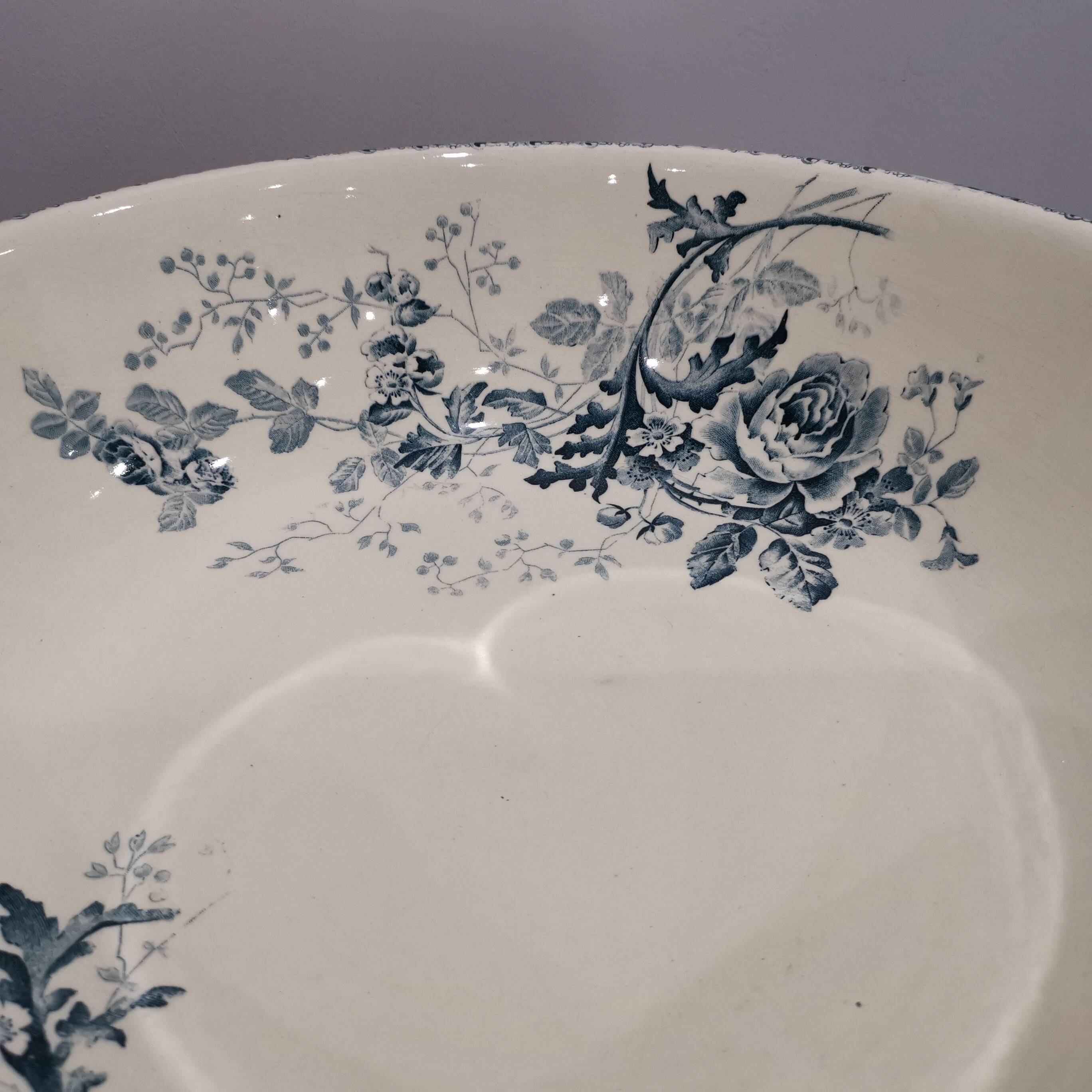 Old dish/ Terre De Fer basin Choisy-le-Roi E. Bourgeois