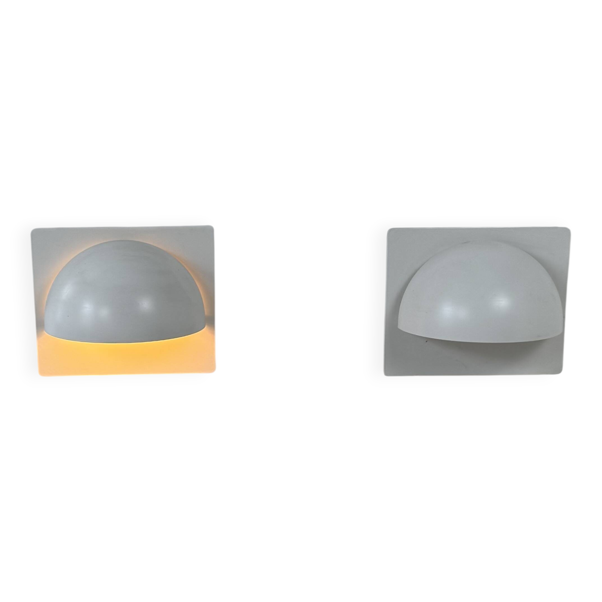 Pair of vintage Louis Poulsen wall lights, matte white lacquered metal, Sweden, 1980.