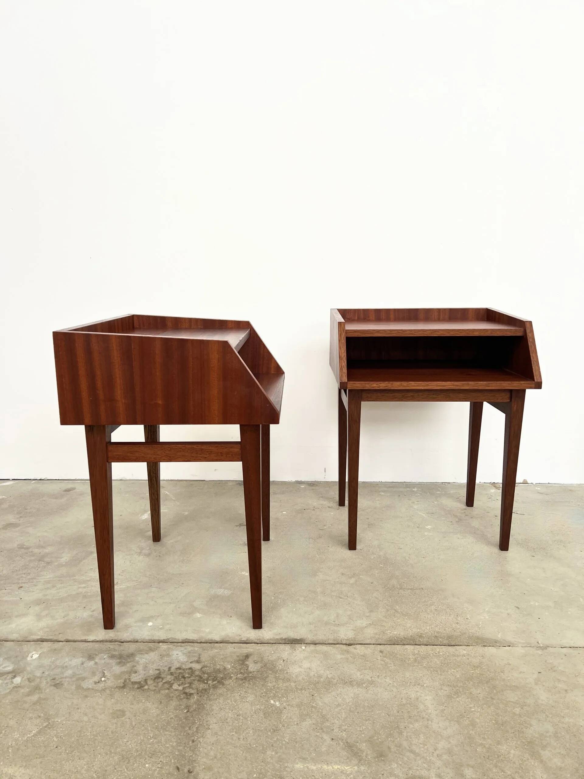 Vintage teak bedside tables (H53cm) – minimalist design and open niche.