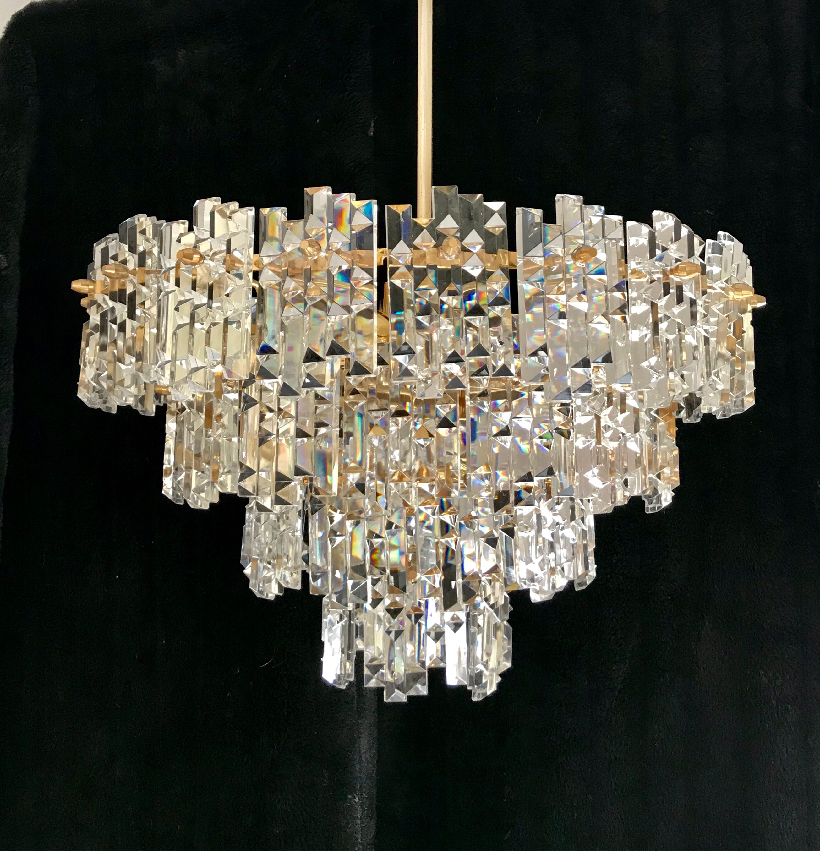 Kinkeldey chandelier crystal golden structure