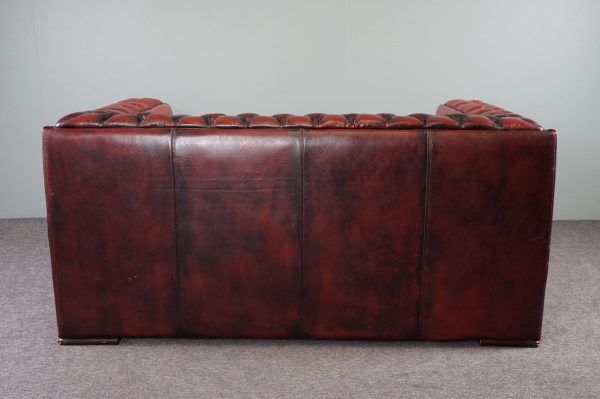 Chesterfield sofa in red cowhide leather, 2.5 seats