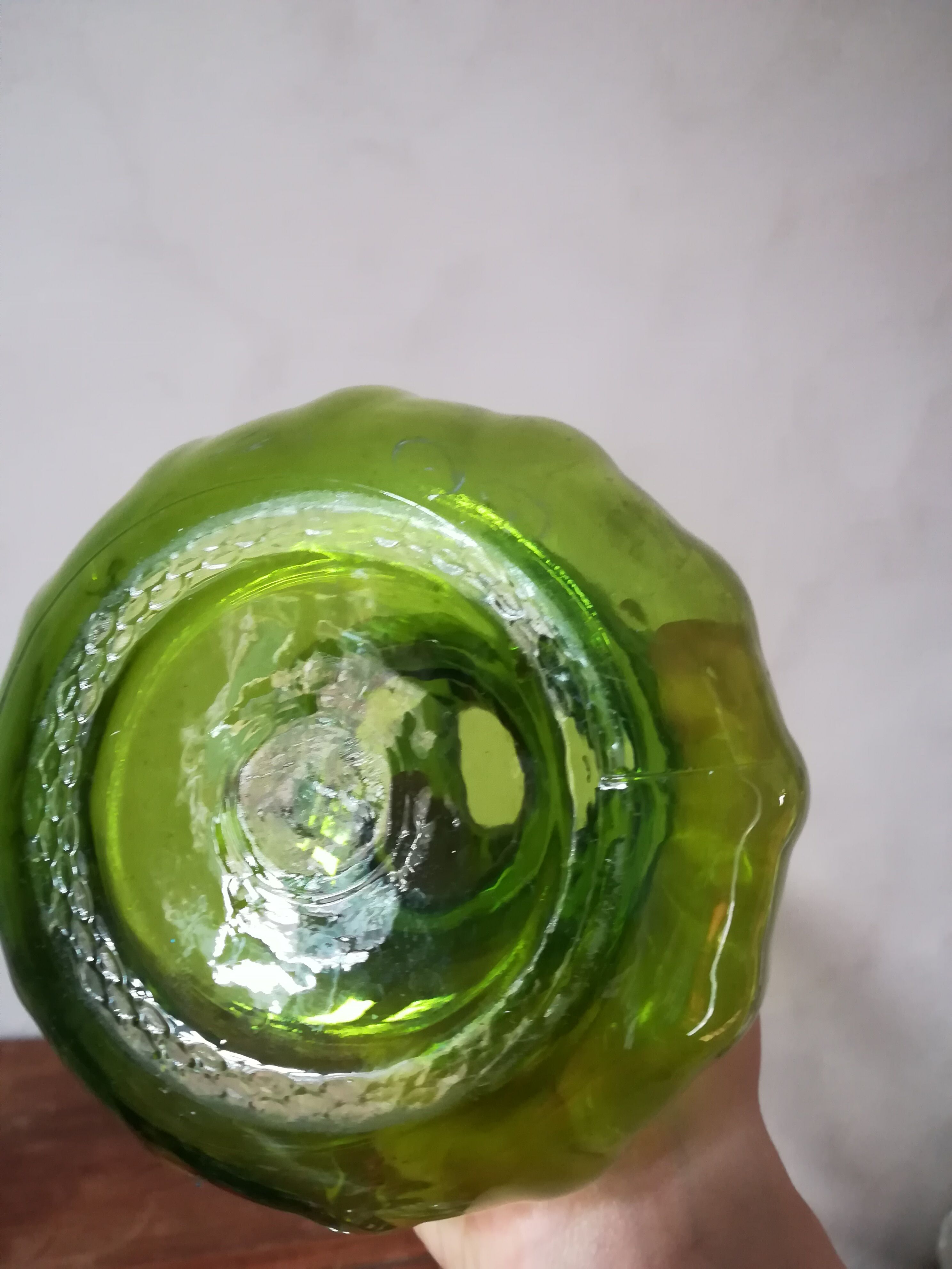 Green coloquinte vase
