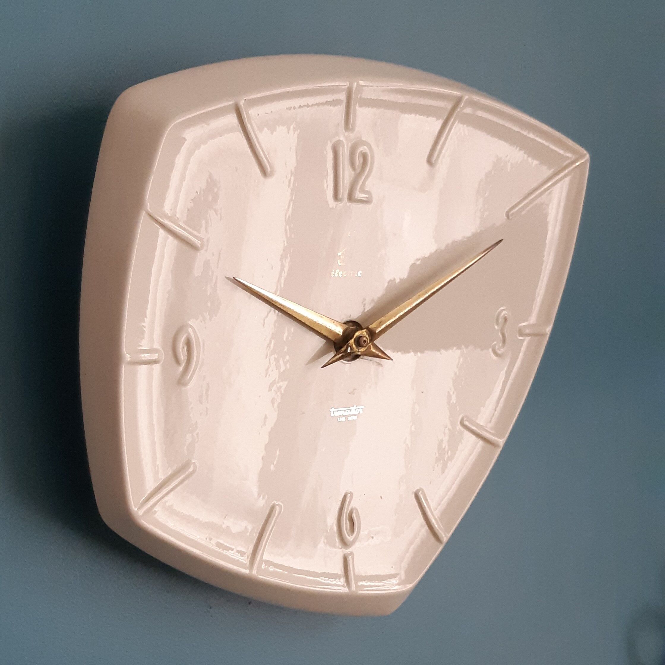 Jaz ceramic clock