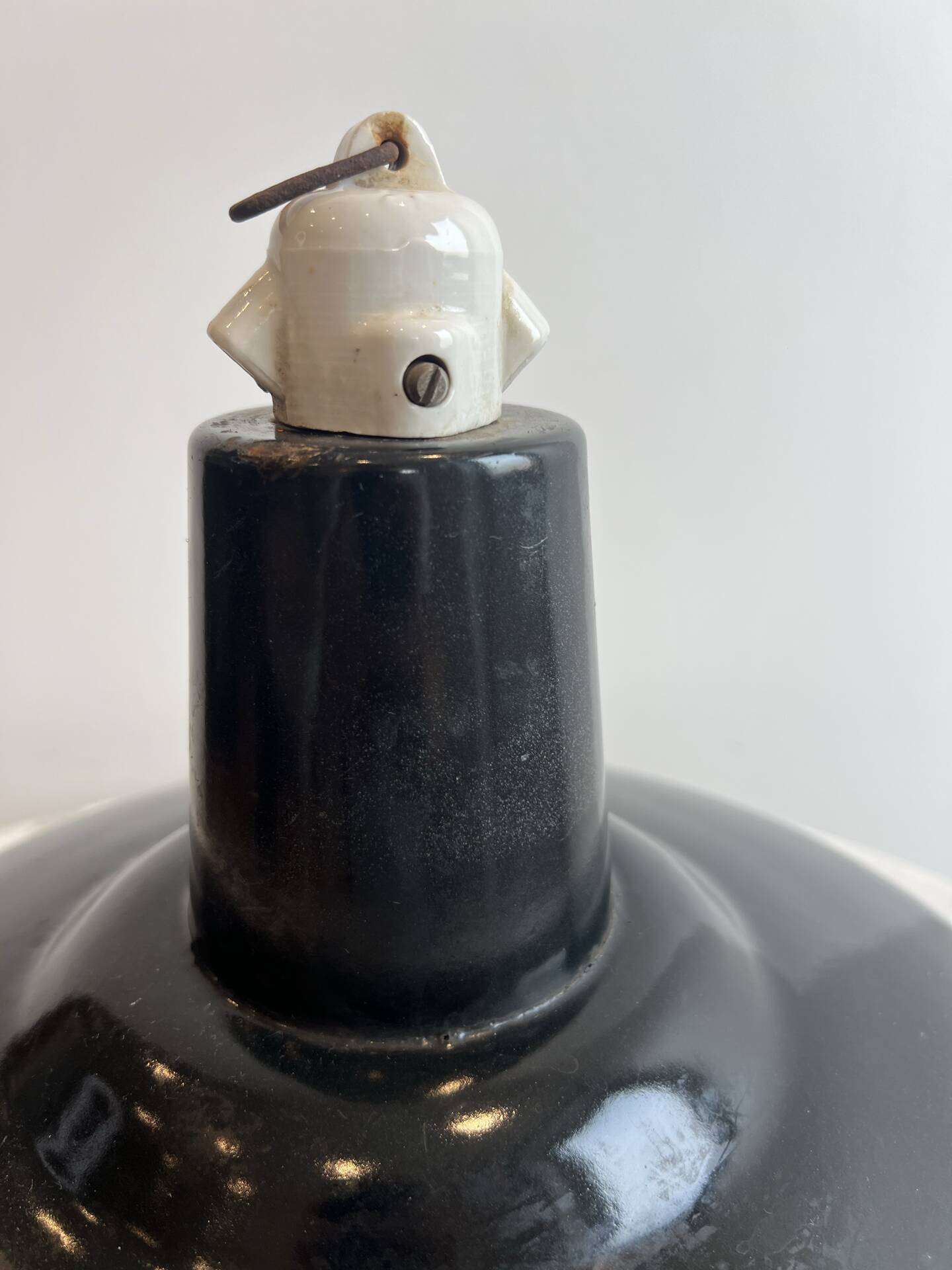 Industrial suspension in black enamelled sheet metal - workshop lampshade