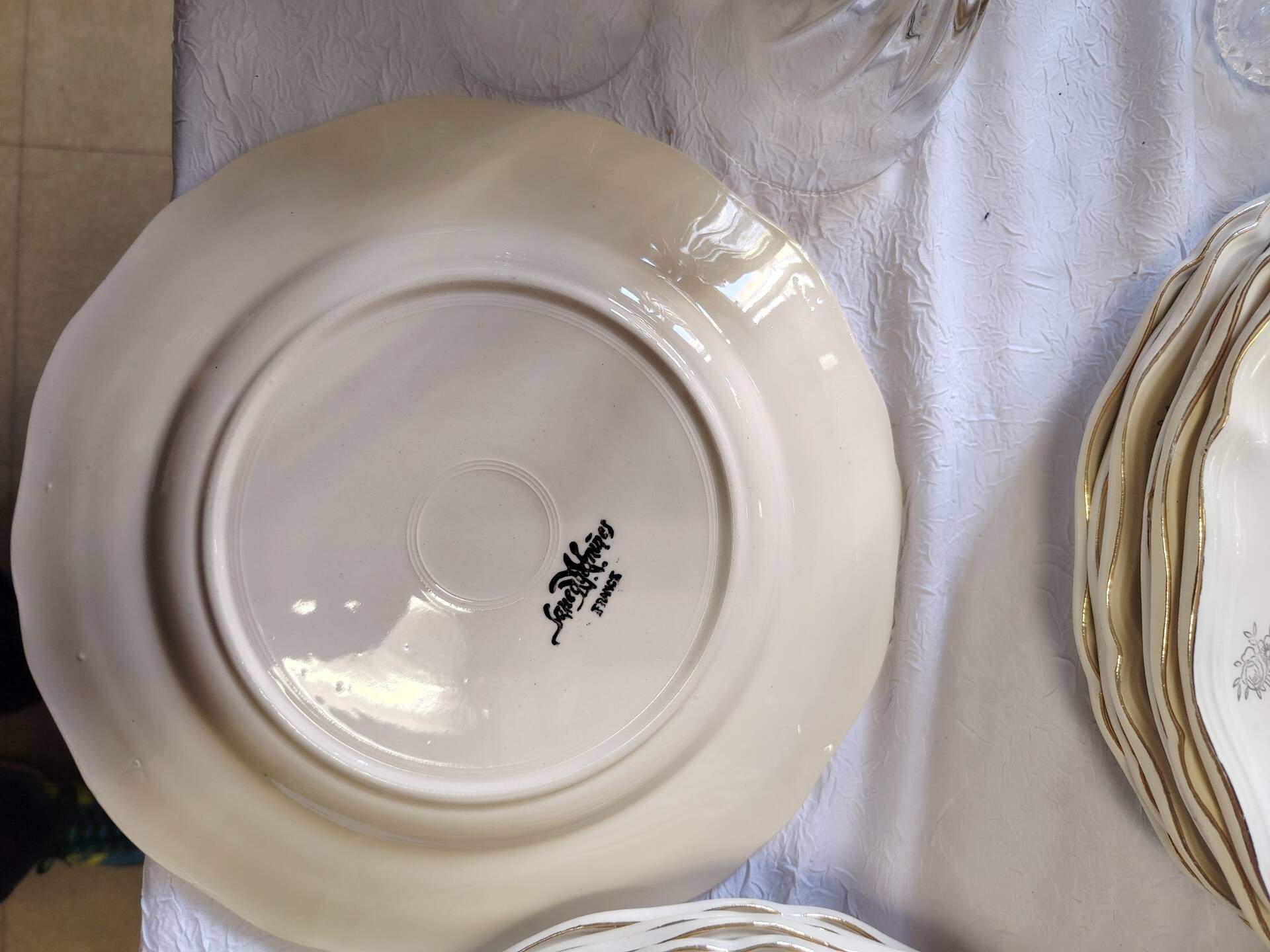 Sarreguemines set of 12 flat plates model Raphaël or flowers of F