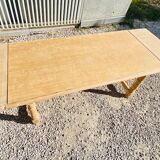 Stretchable stripped farmhouse table