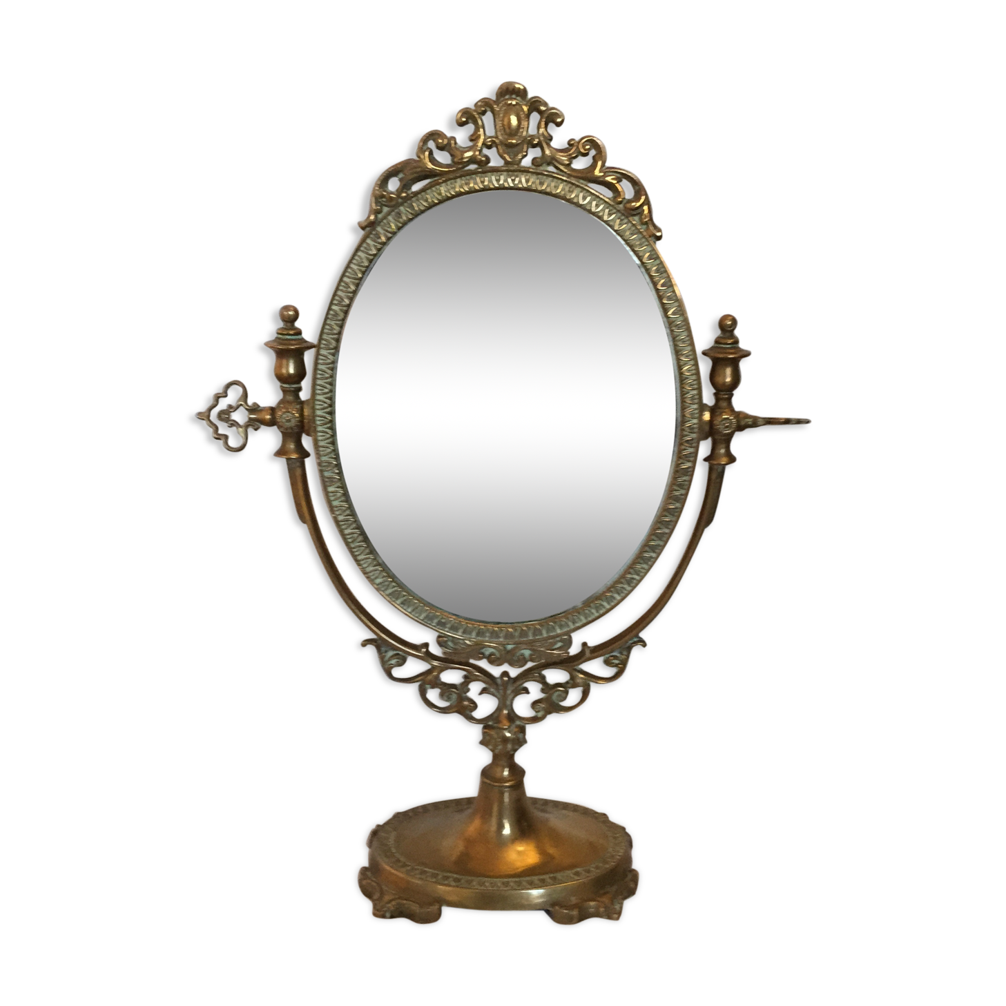 Oval mirror on stand 30x40cmg mirror