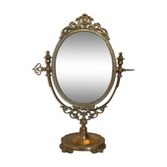 Oval mirror on stand 30x40cmg mirror