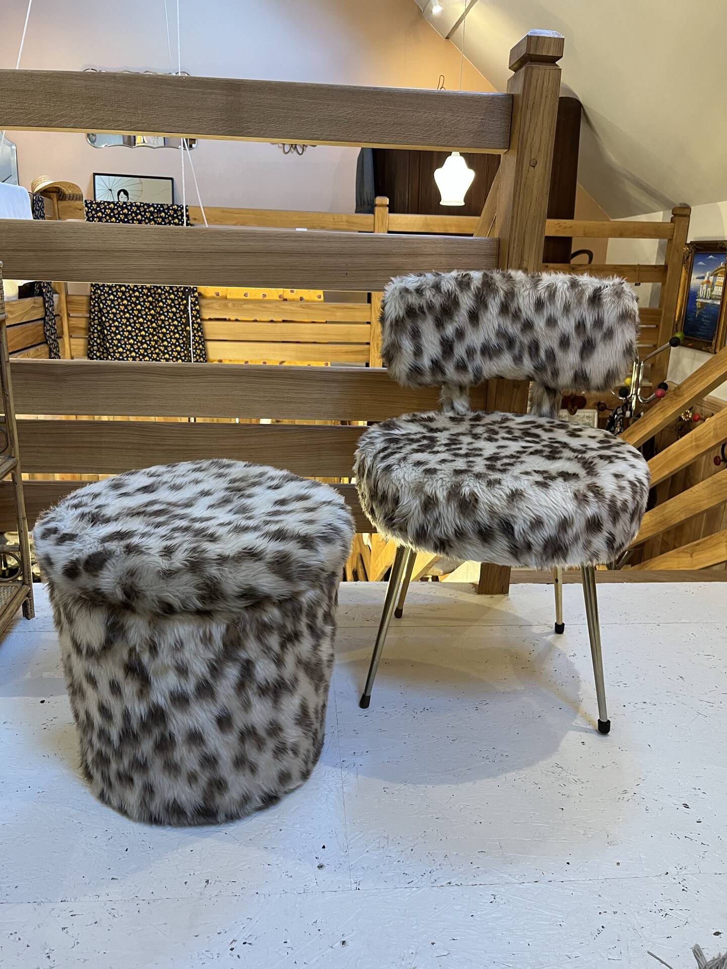 Chair and pouf Pelfran