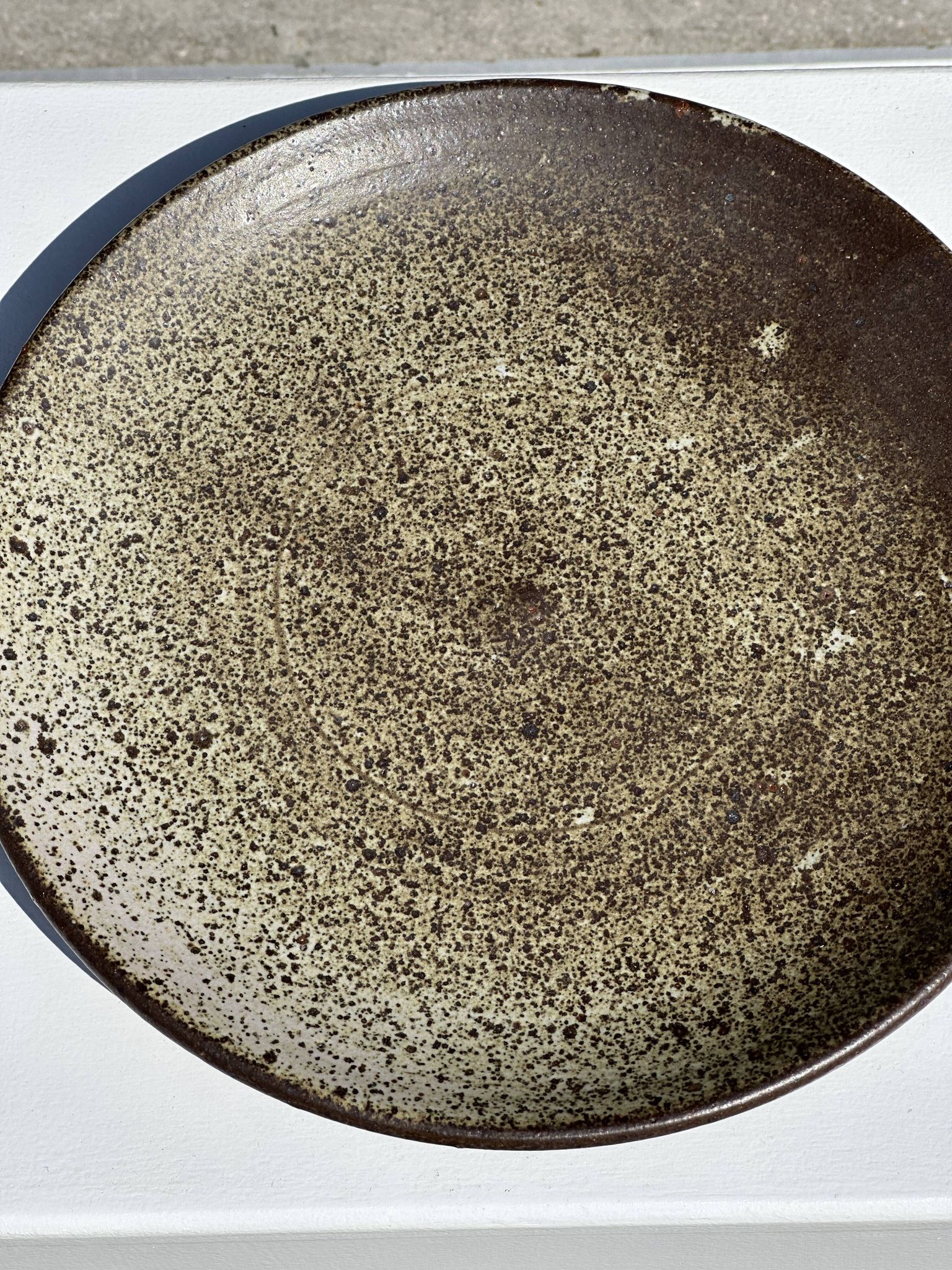 Plat en céramique vert indonésien D:26,5