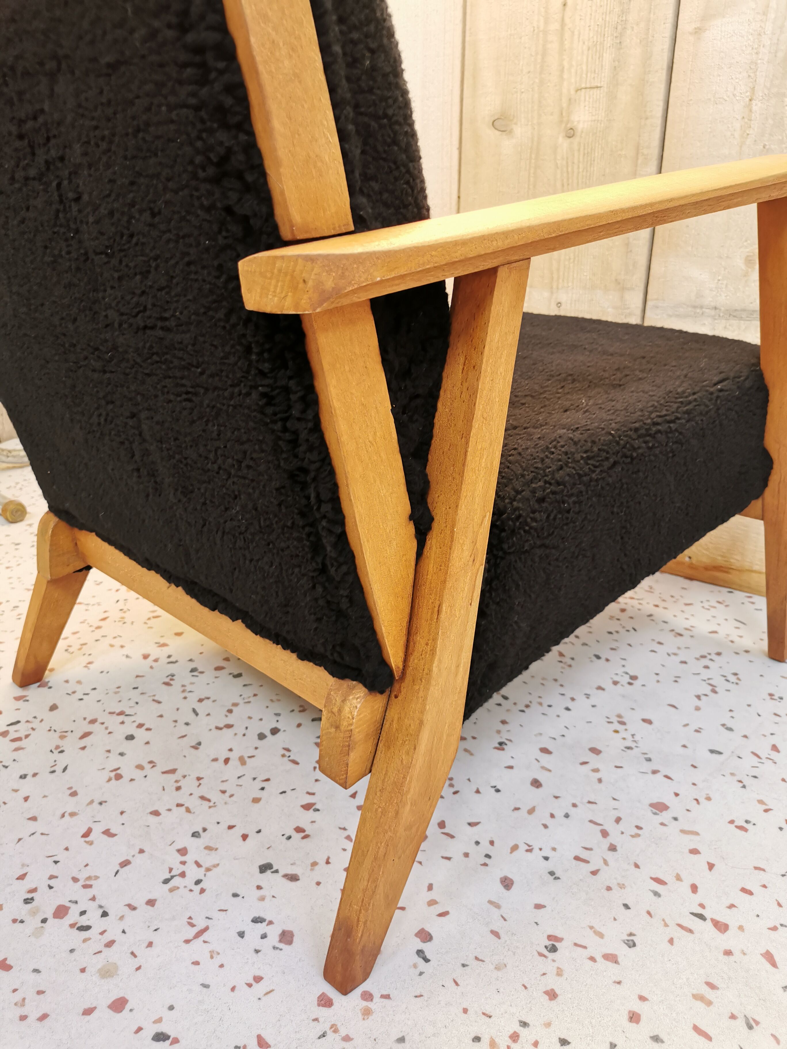 Mmoute chair